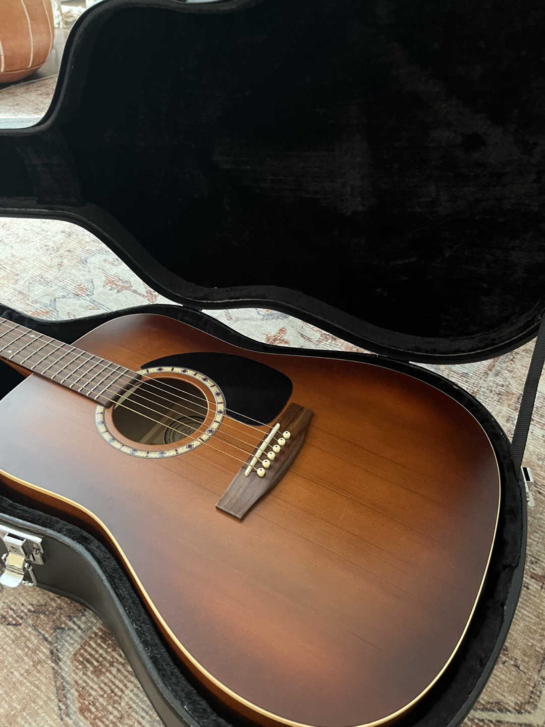 Art & Lutherie Acoustic Guitar w/ Case - photo 3