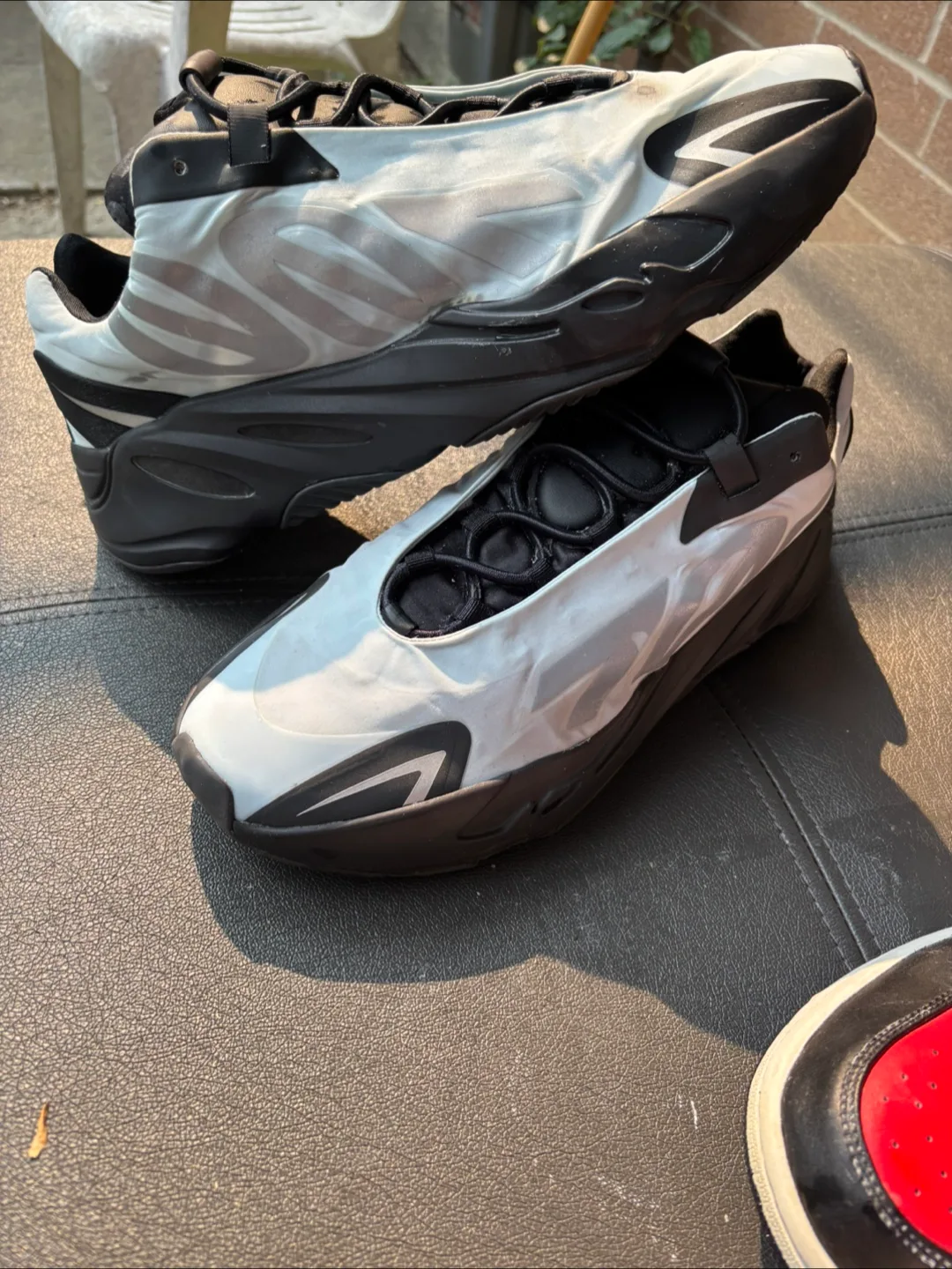 Adidas Yeezy 700 V3 Alvah Sneakers image indicator(2)