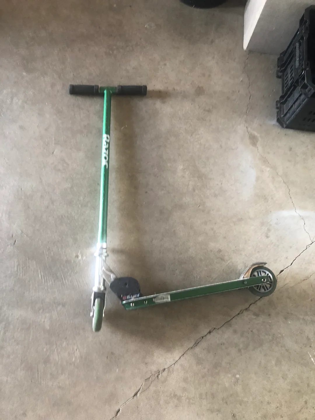 Razor Green Scooter thumbnail