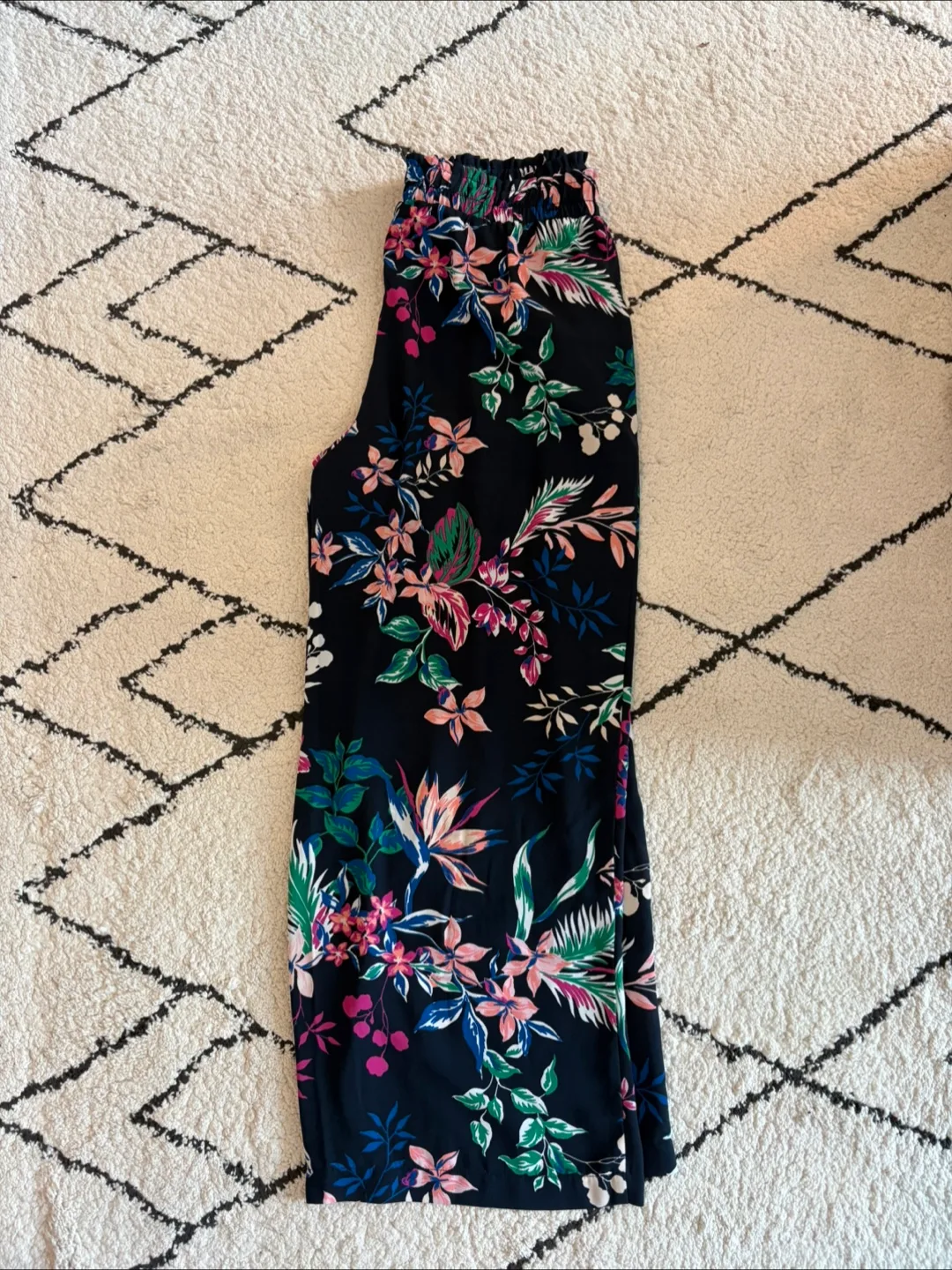 Flowy floral summer pants - paperbag waist - Size M thumbnail
