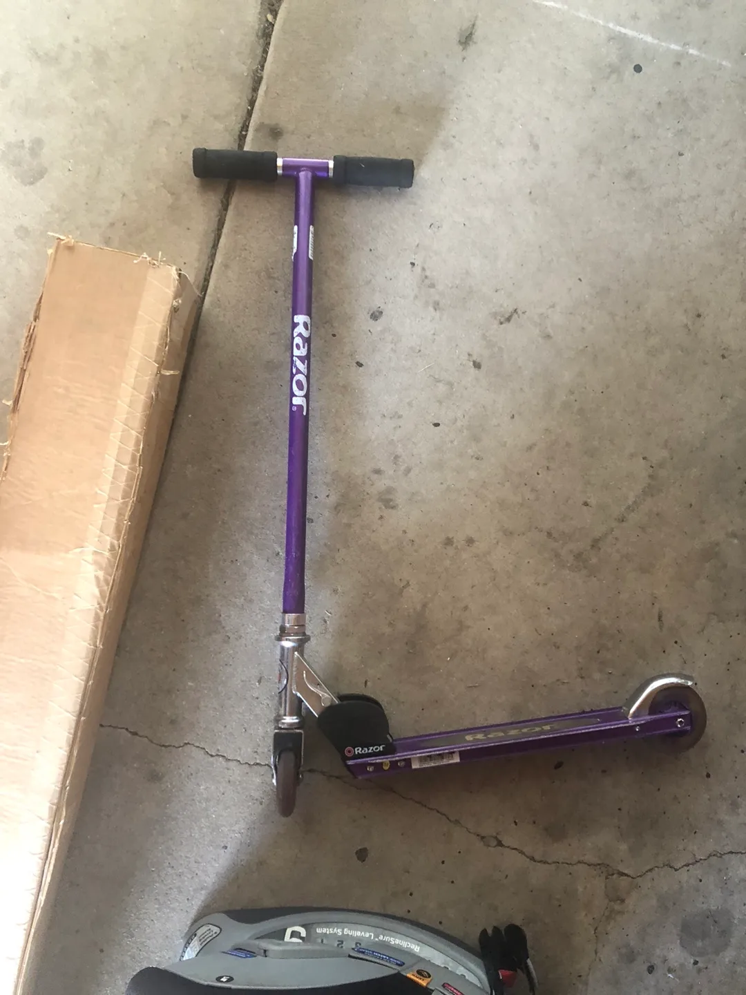 Razor Purple Scooter thumbnail