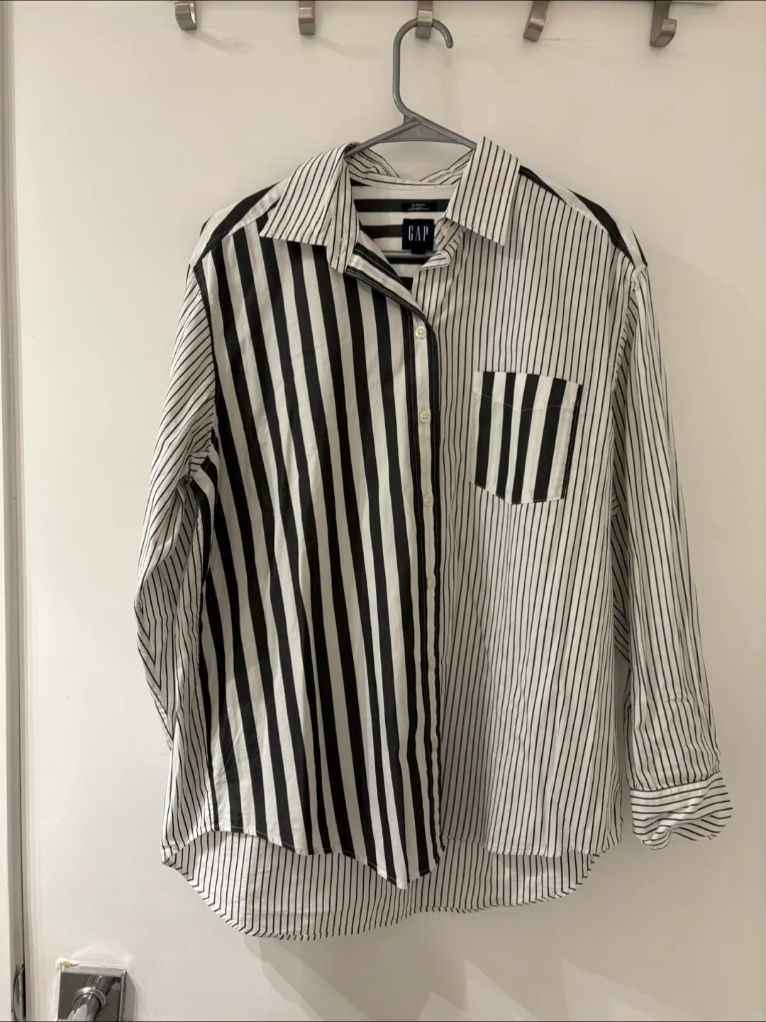 Women’s oversized button down cotton shirt - GAP Size XS thumbnail