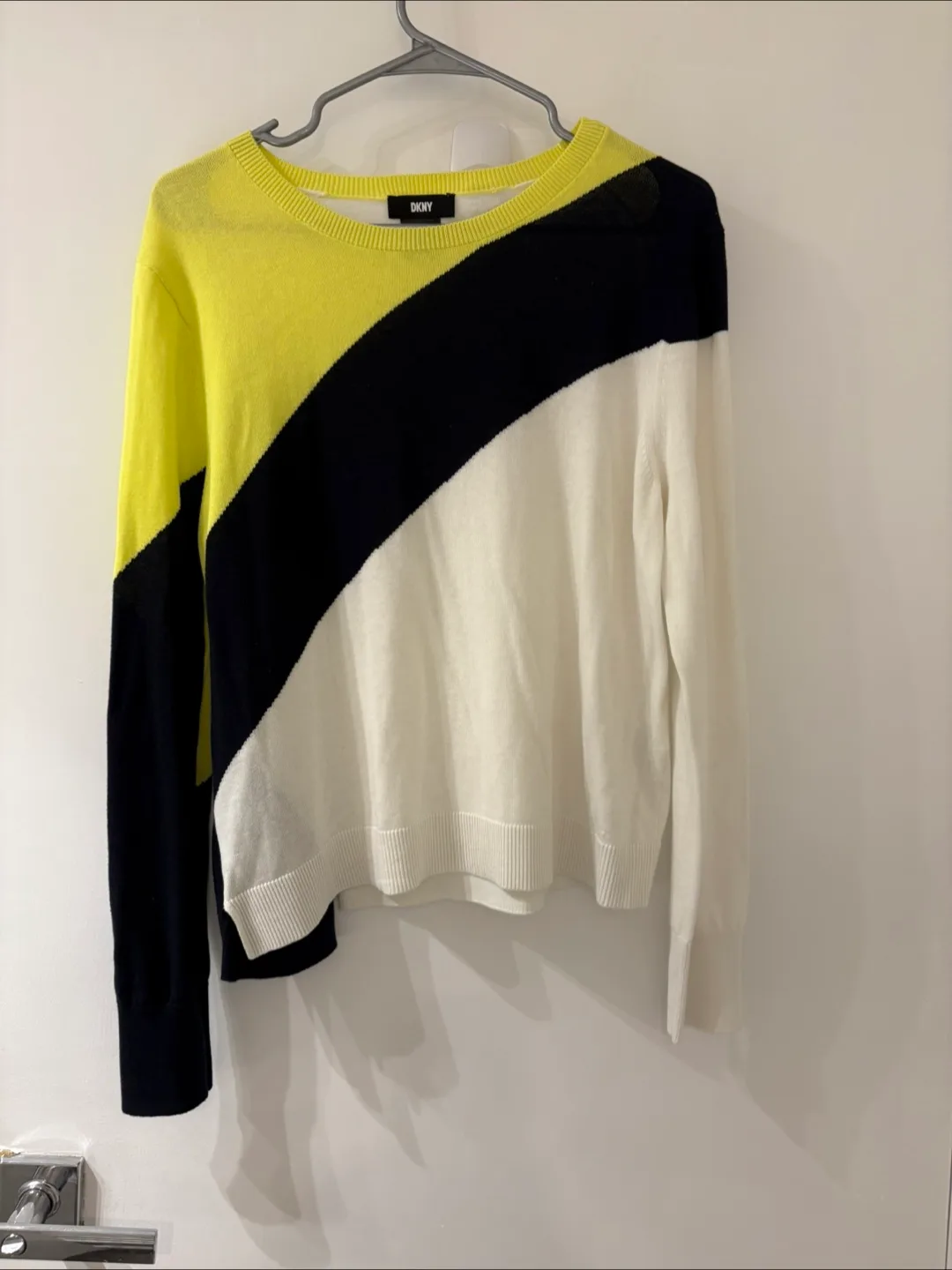 Women’s Light Knit Sweater - Size M thumbnail