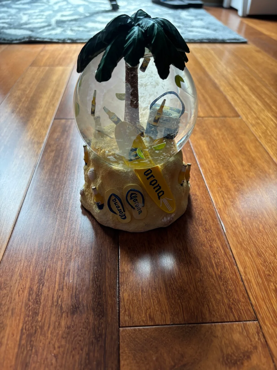 Corona Snow Globe image indicator(3)