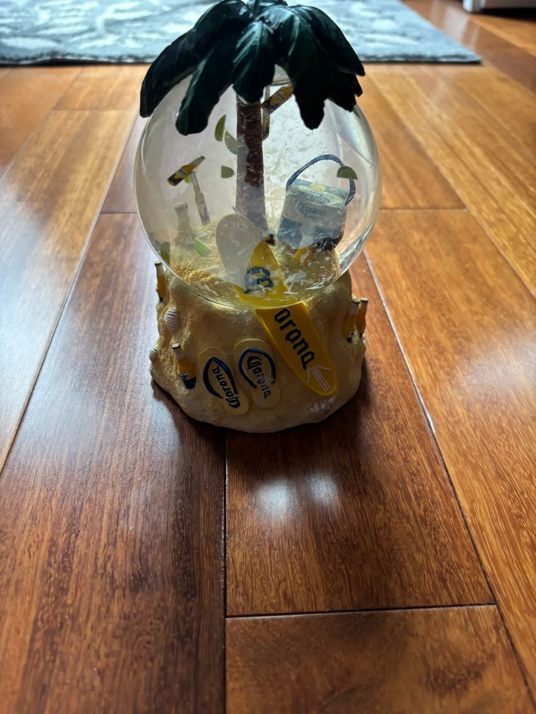 Corona Snow Globe image indicator(4)