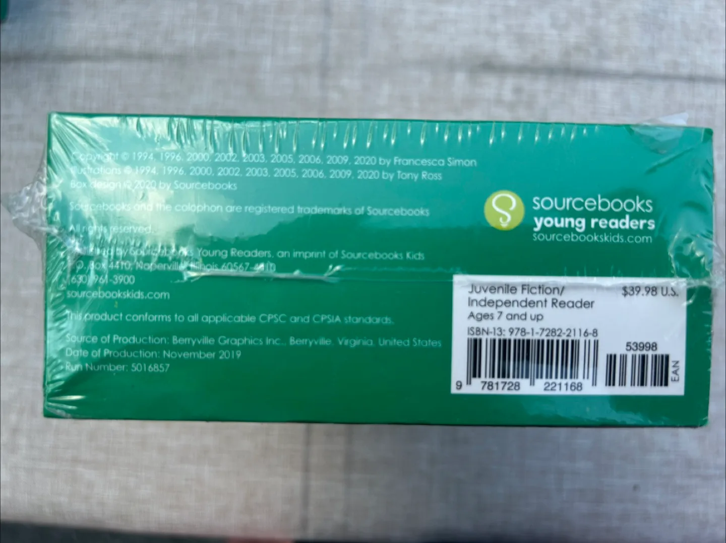 Horrid Henry 8 Book Box Set by Francesca Simon image indicator(3)