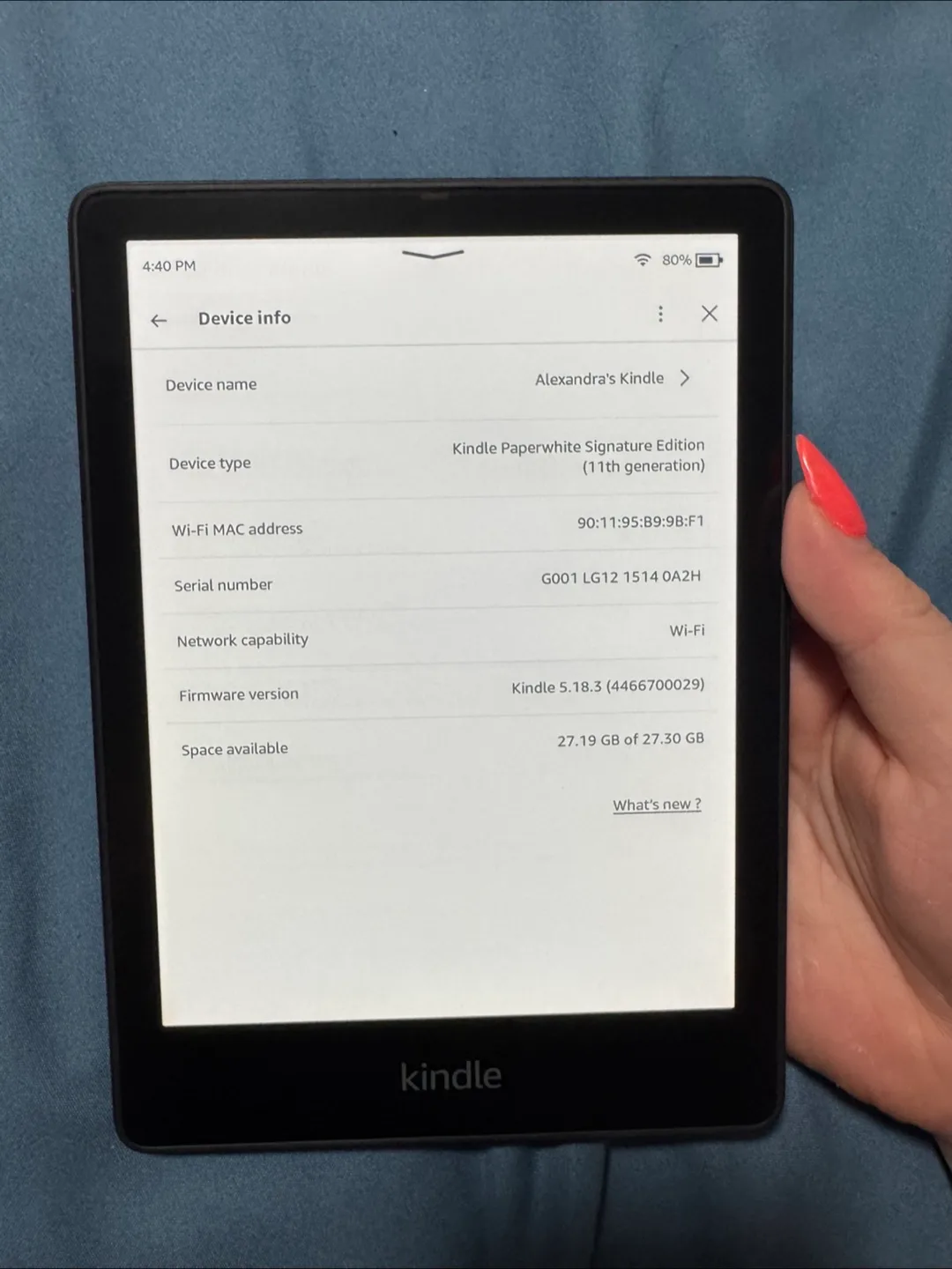 Kindle Paperwhite Signature Edition (11th Gen) Bundle image indicator(2)