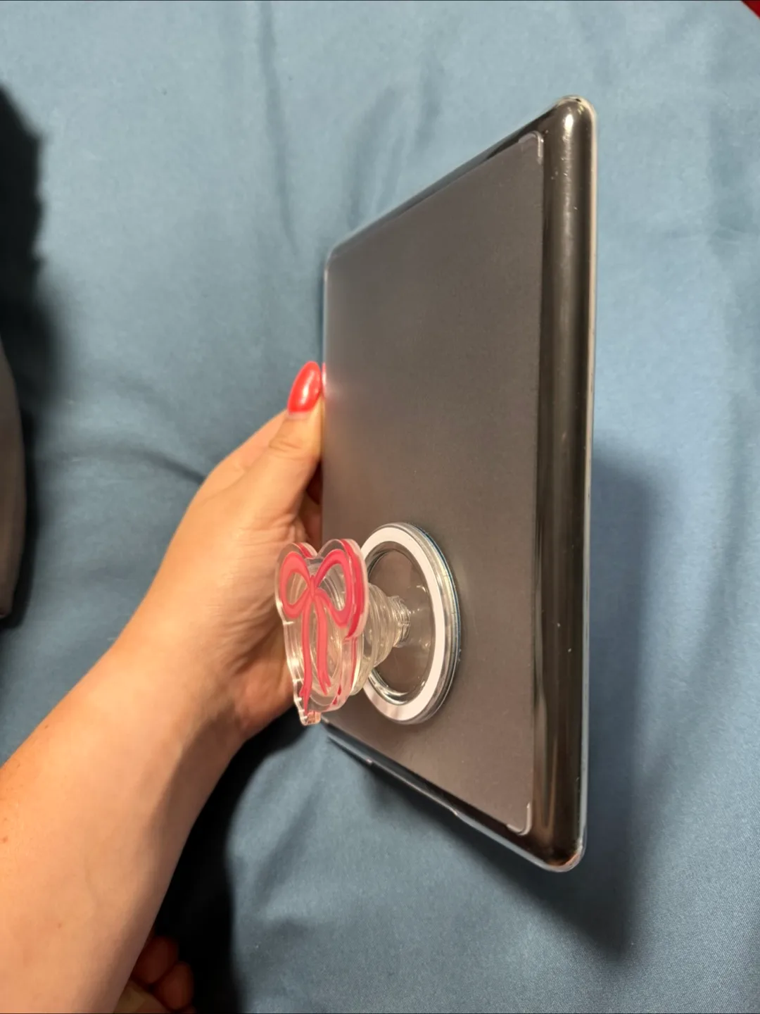 Kindle Paperwhite Signature Edition (11th Gen) Bundle image indicator(5)