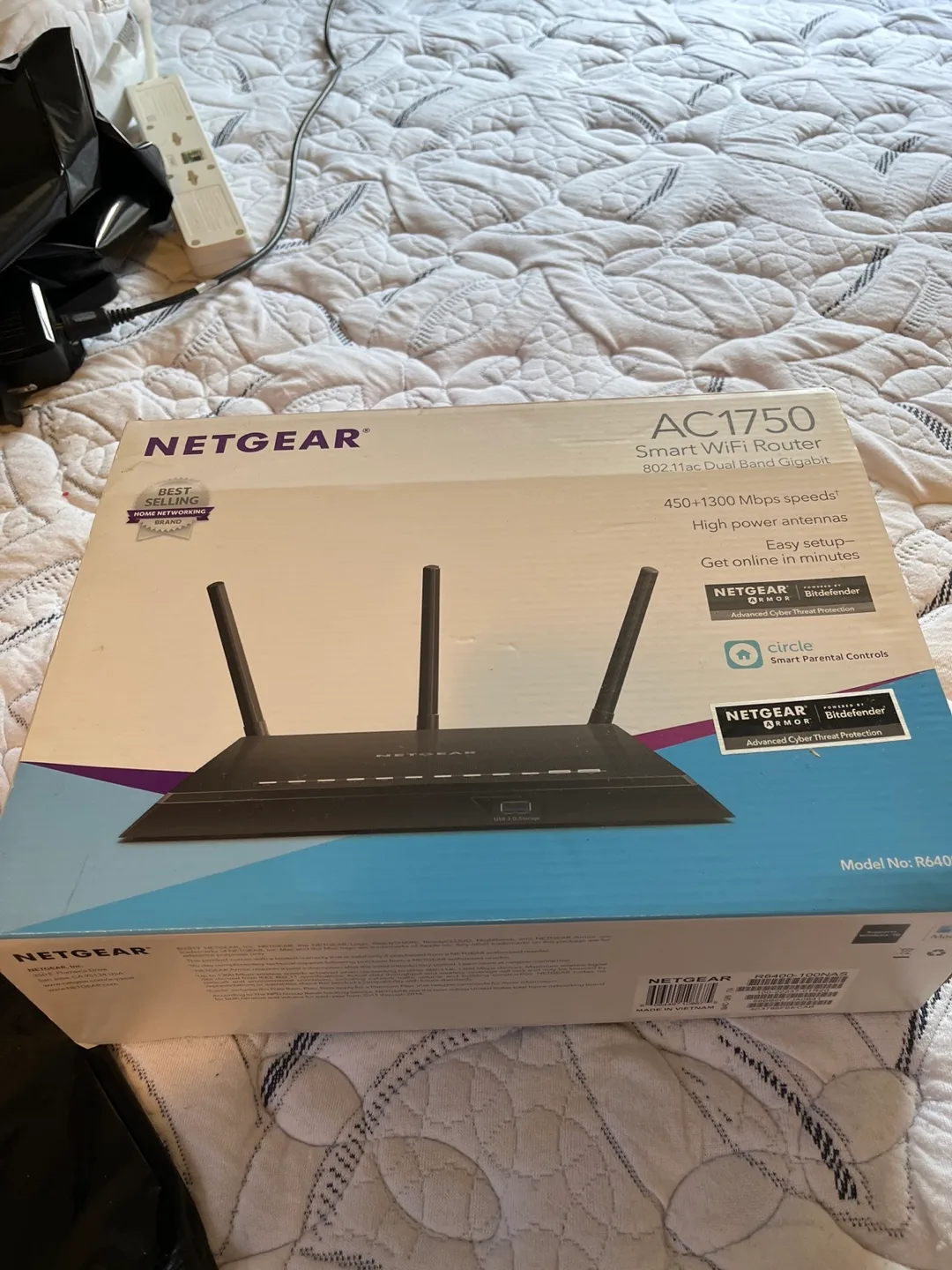 NETGEAR AC1750 Smart WiFi Router thumbnail