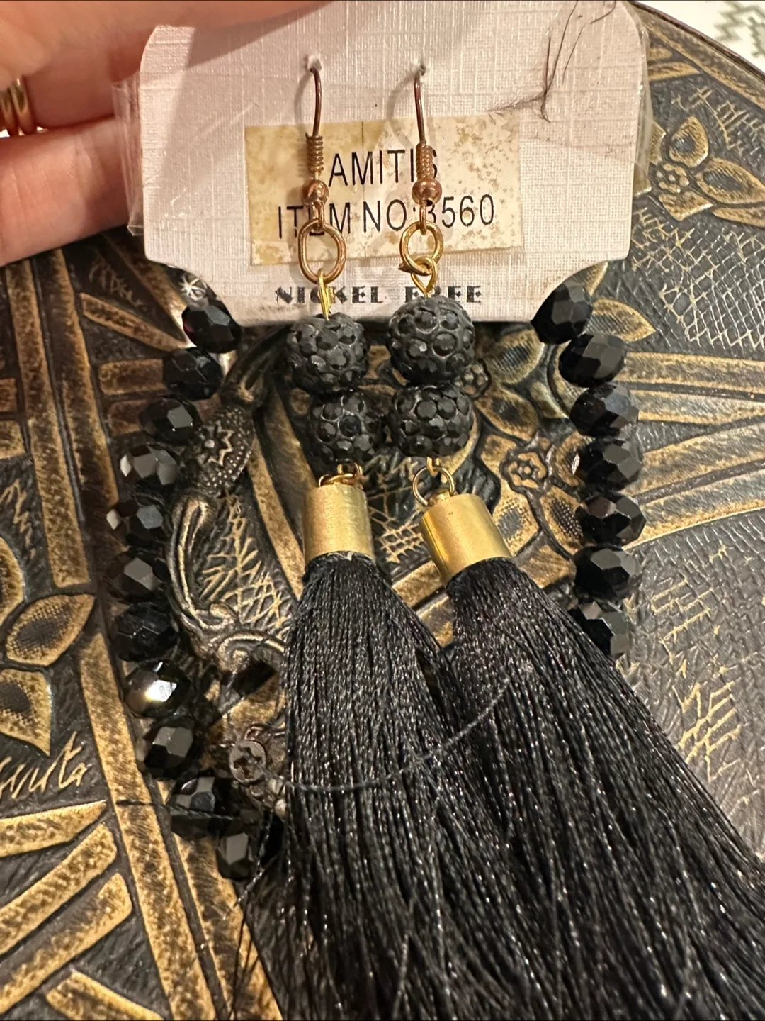 Black Tassel set - New image indicator(2)