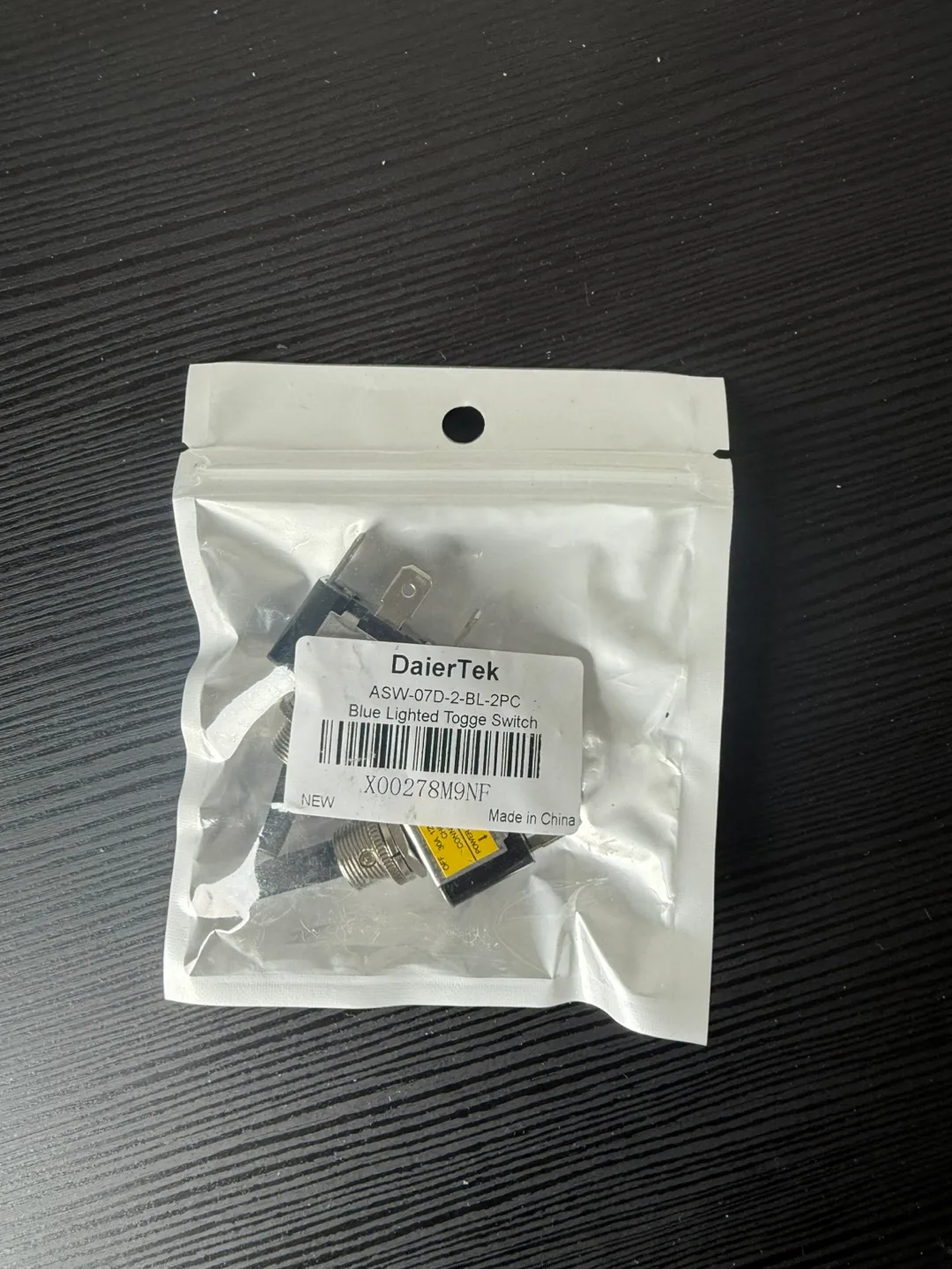 New DaierTek Blue Lighted Toggle Switch thumbnail