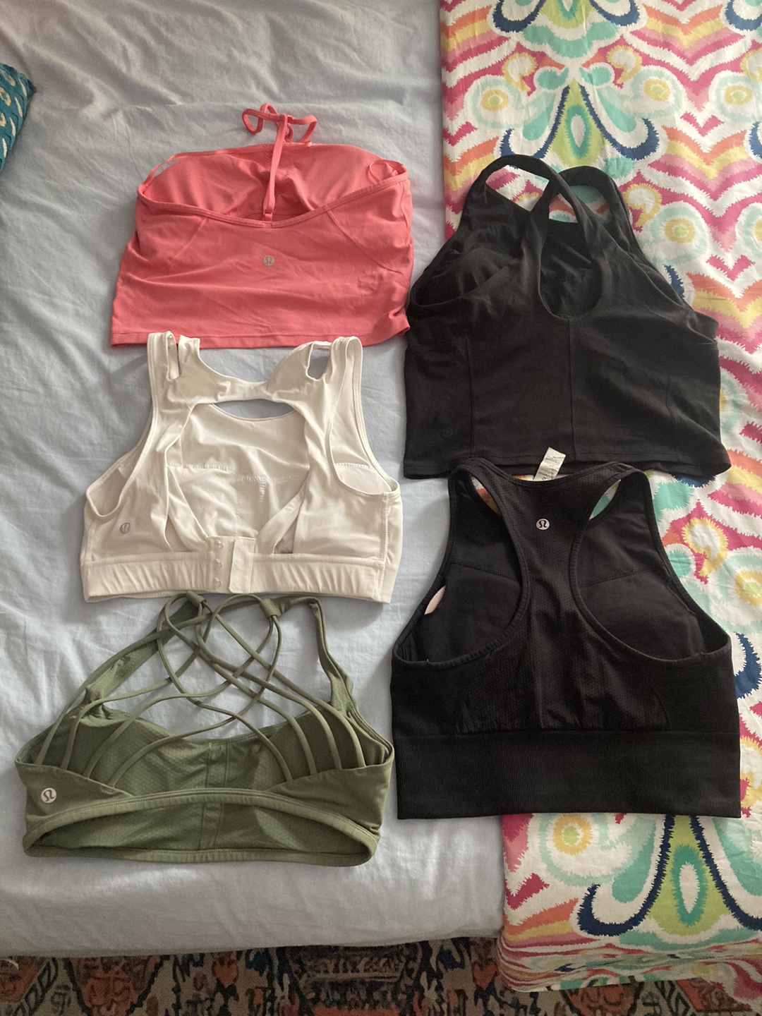 Five lululemon sports bra . Size S - photo 2