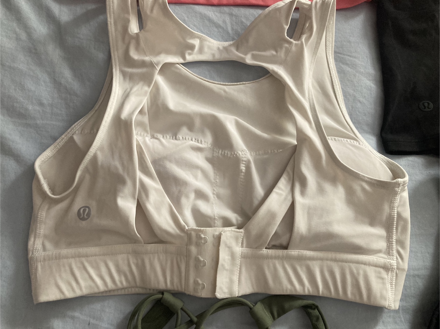 Five lululemon sports bra . Size S - photo 4