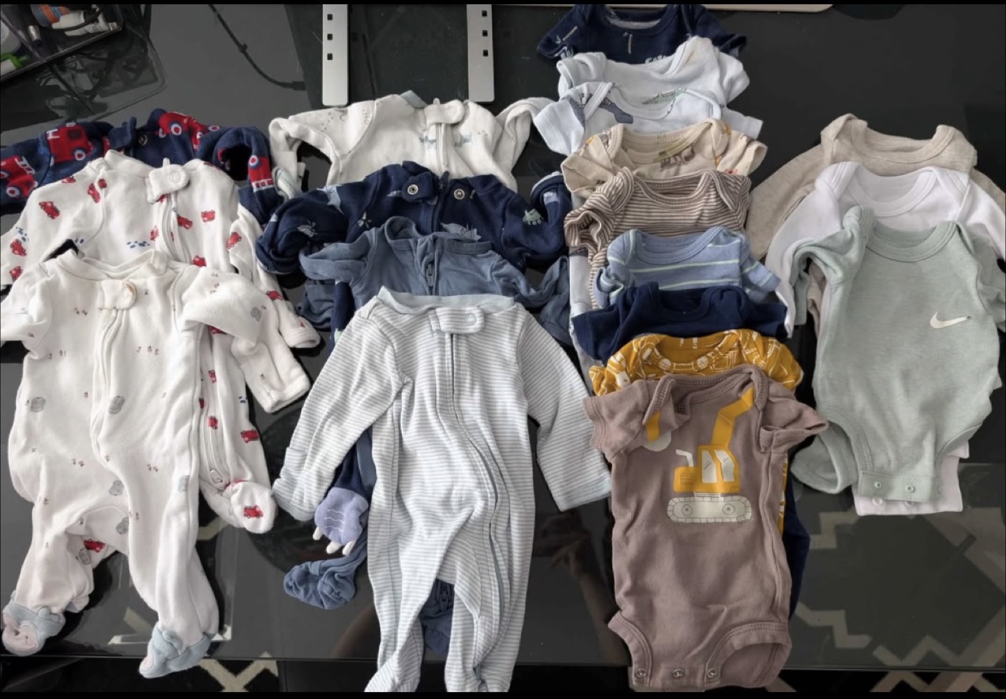 Preemie clothes in very good condition . - photo 2