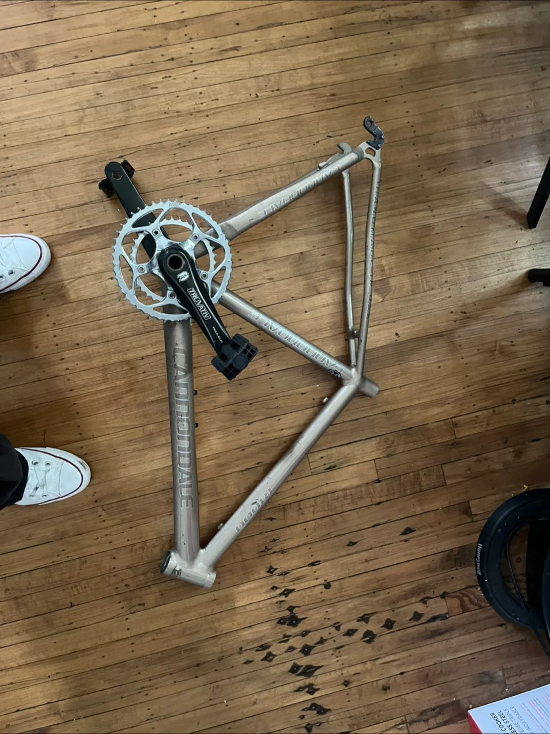 Cannondale R1000 Bike Frame image indicator(2)