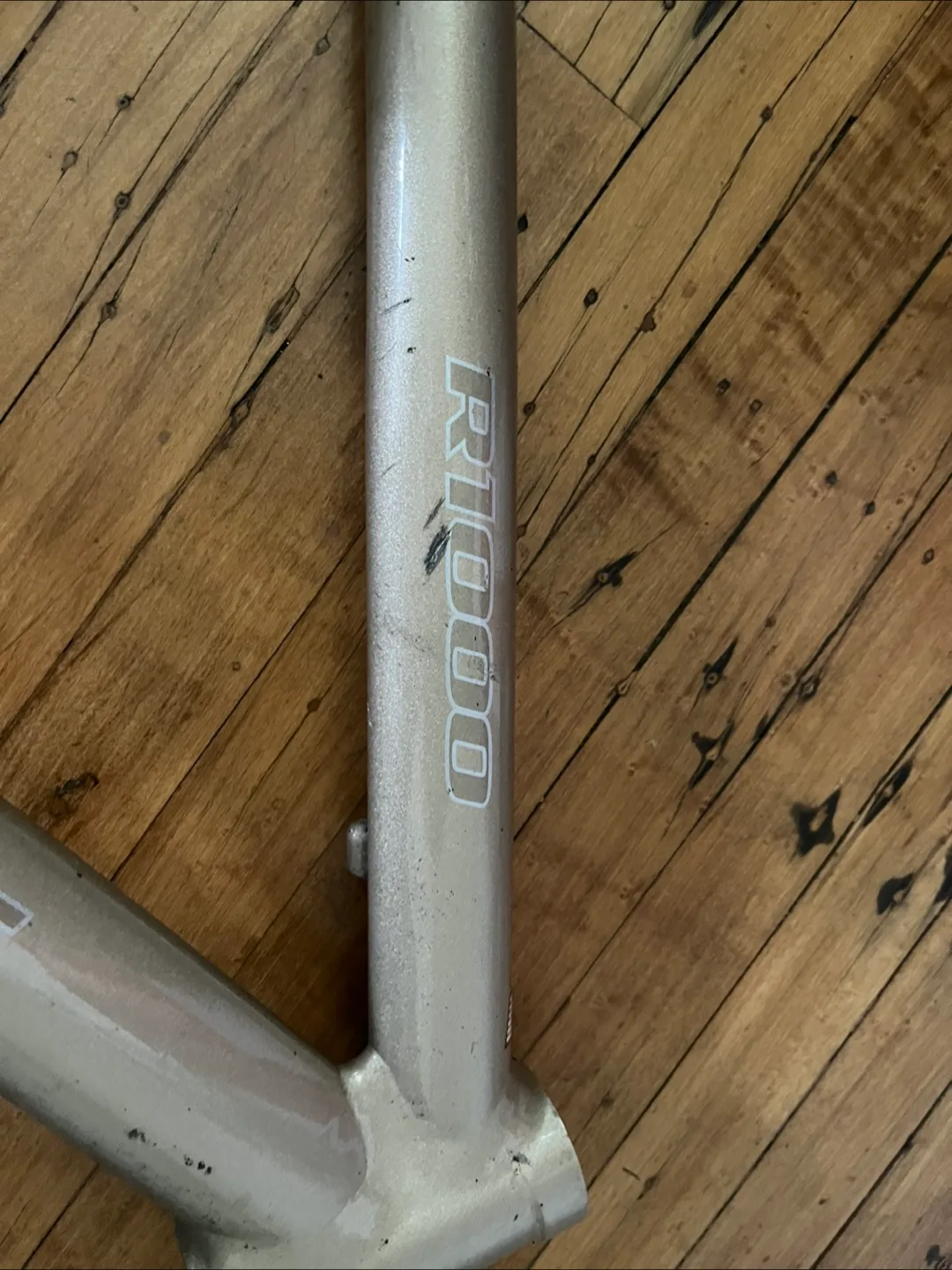 Cannondale R1000 Bike Frame image indicator(4)