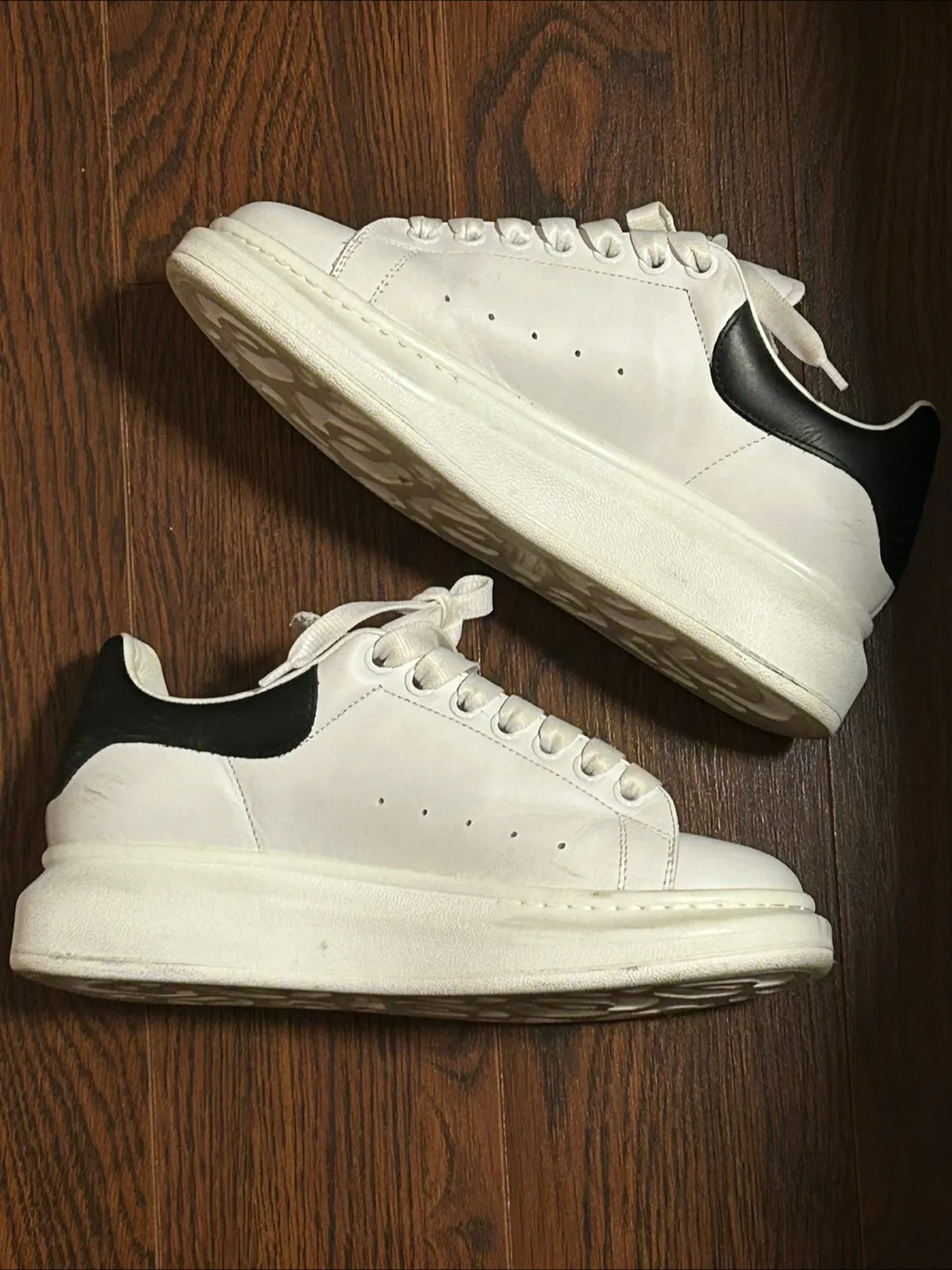 Alexander McQueen White/Black Sneakers image indicator(5)