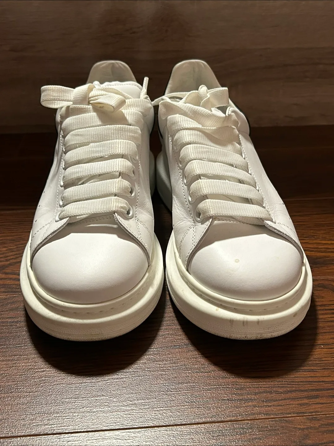 Alexander McQueen White/Black Sneakers image indicator(8)