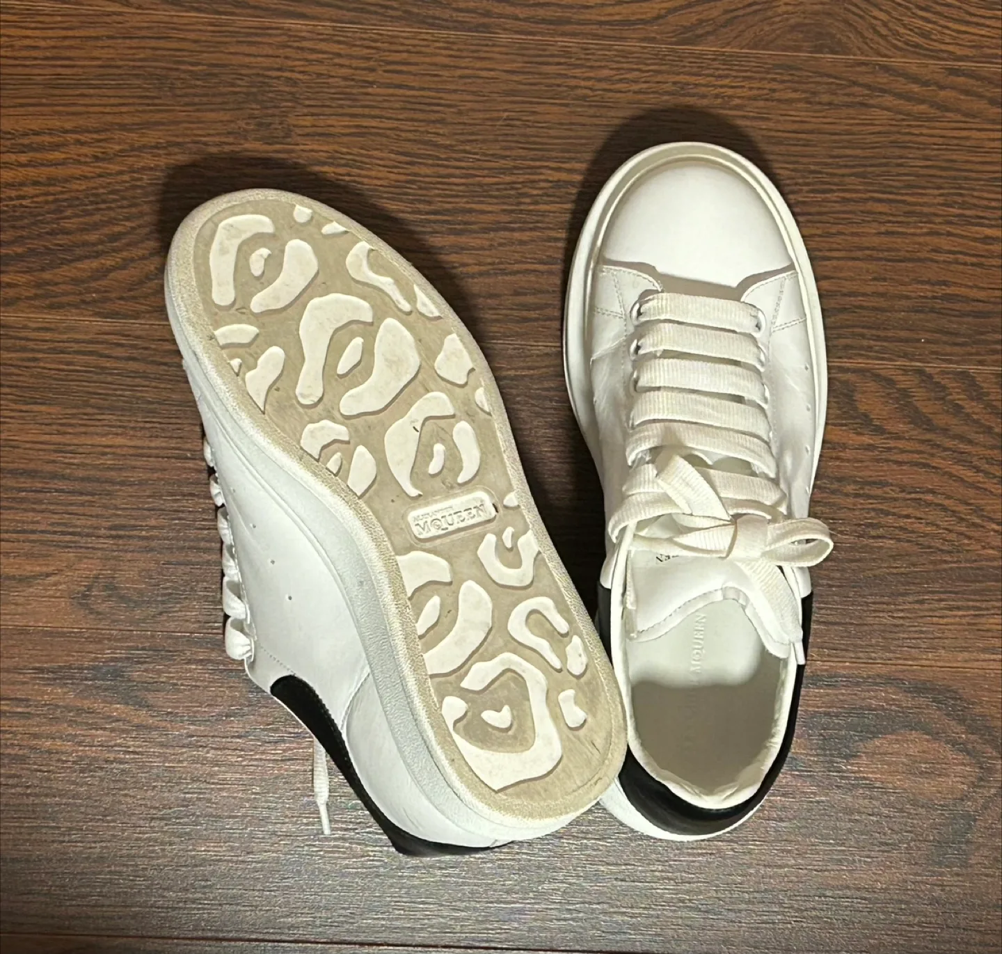 Alexander McQueen White/Black Sneakers image indicator(10)