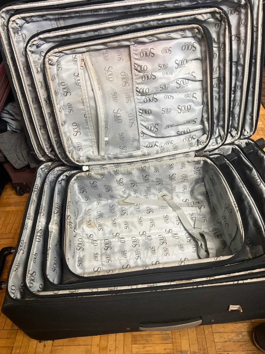 Solo Spain Luggage Set - Black image indicator(2)