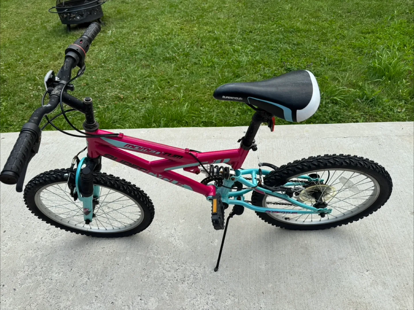 Supercycle Momentum 20" Kids Bike - Pink & Blue image indicator(3)