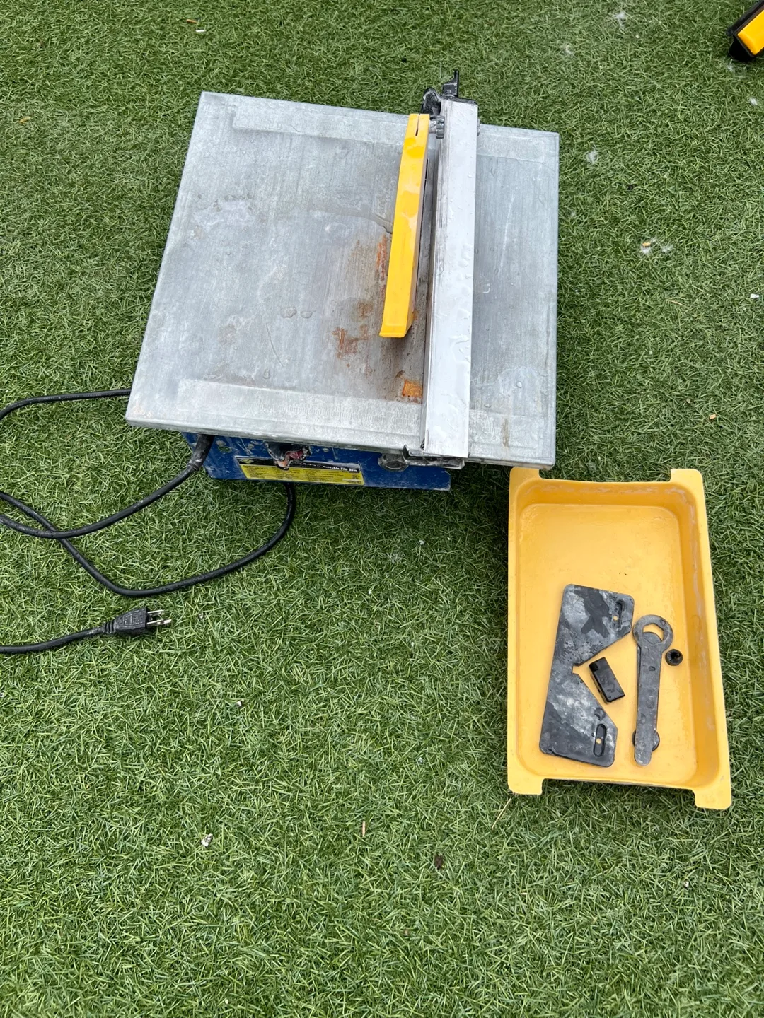 Master Cut 7-inch Portable Tile Saw thumbnail