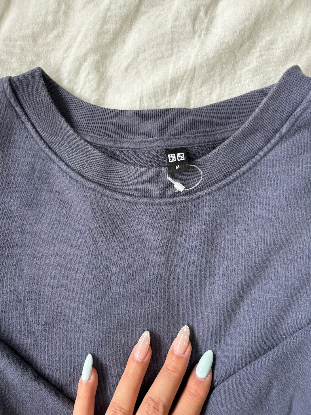 Uniqlo Sweatshirt - Size M image indicator(2)