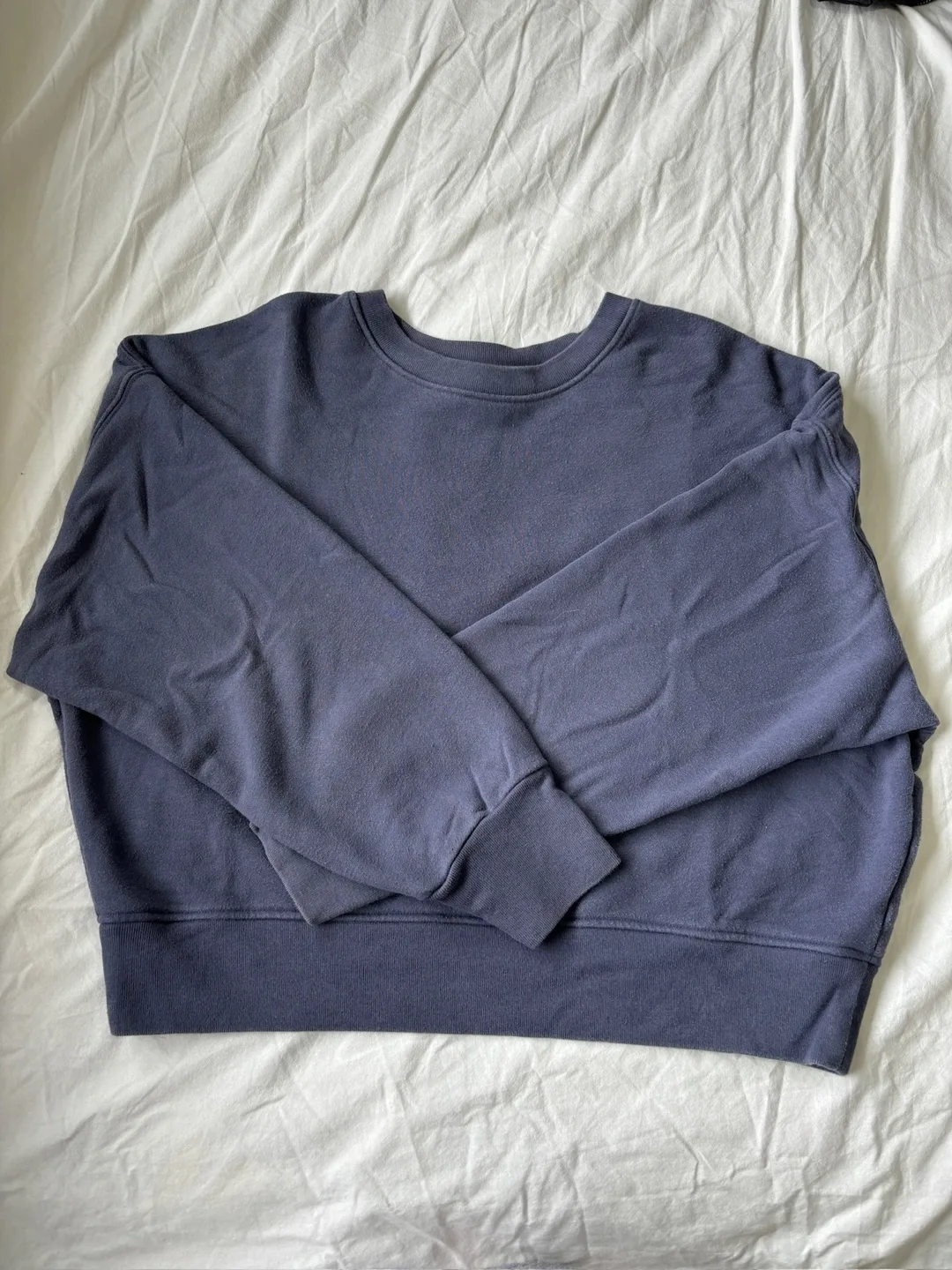 Uniqlo Sweatshirt - Size M thumbnail