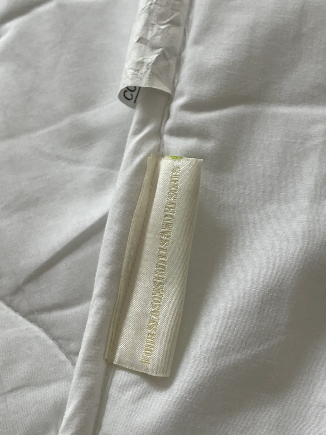 Four Seasons Hotel Luxury Queen Mattress and Signature Sleep Set image indicator(6)