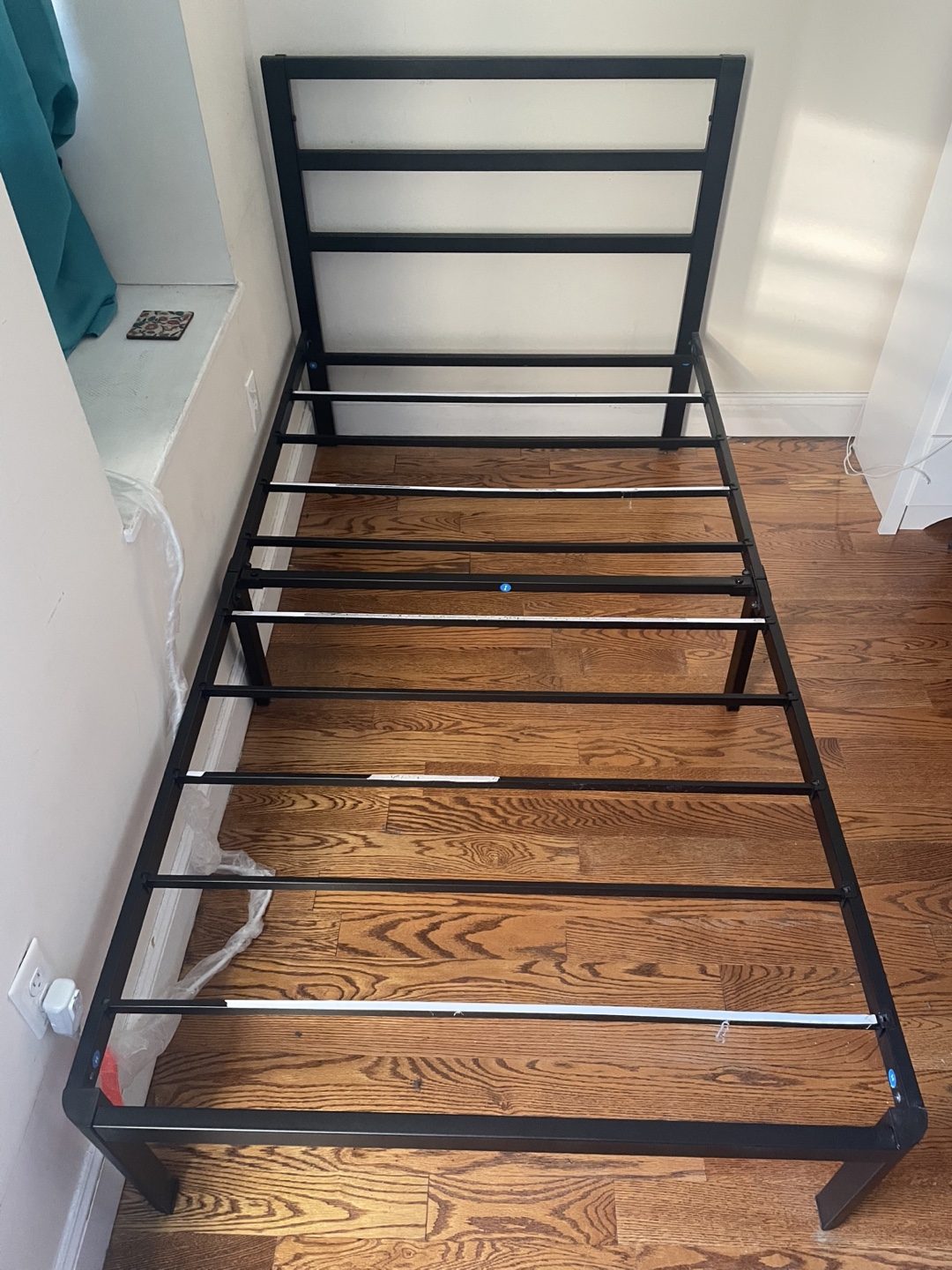 Black Metal Bed Frame (Twin)