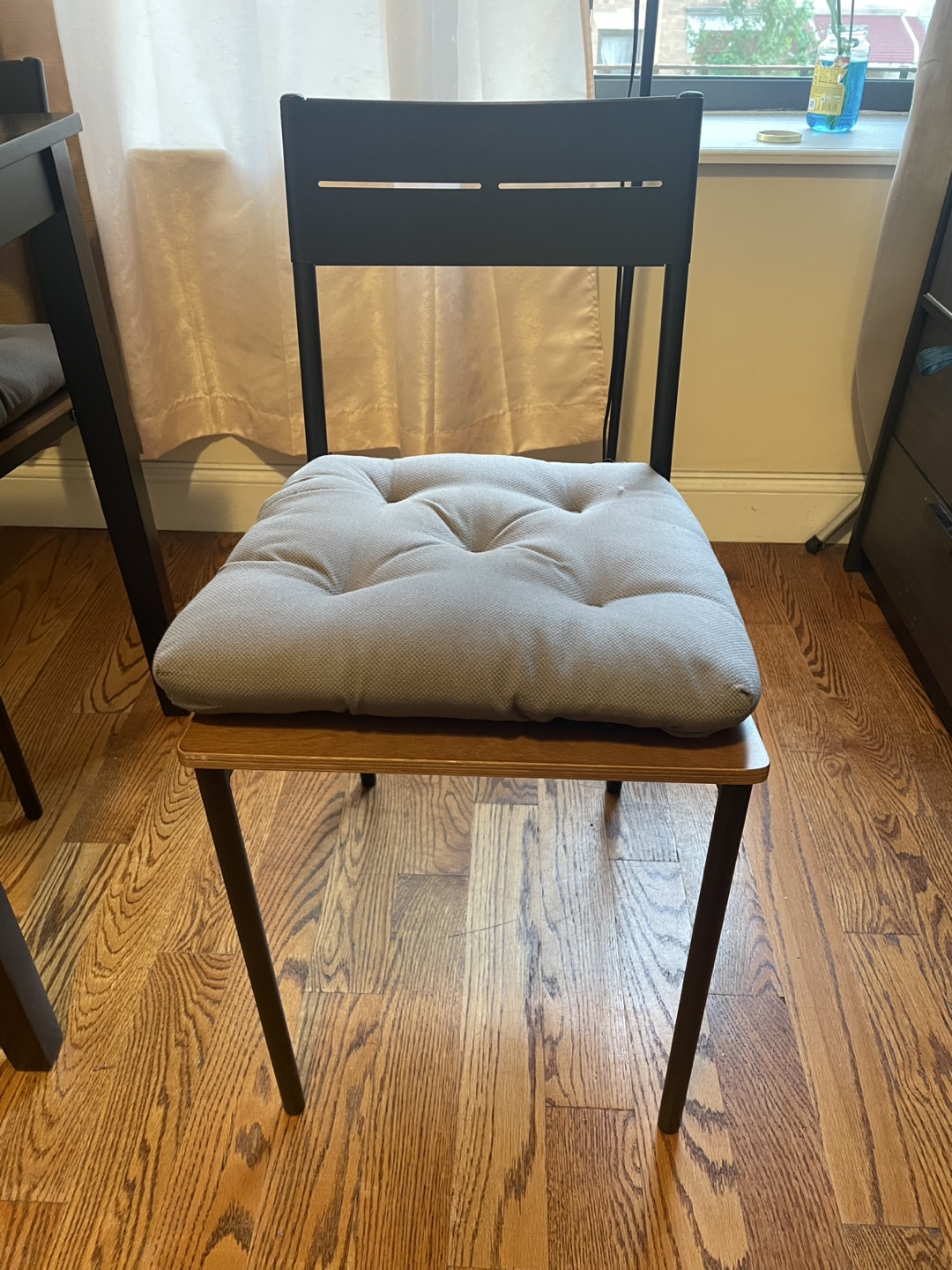 Black Table with Chairs - photo 3