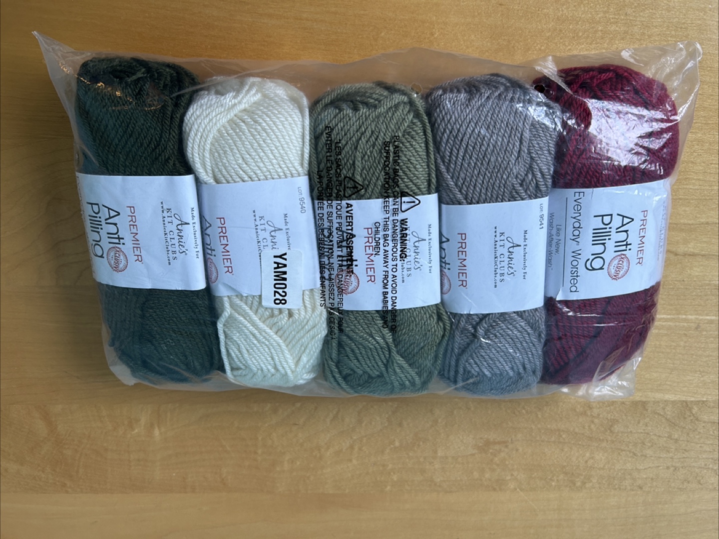 New Premier Anti Pilling Worsted Yarn 100% acrylic - photo 2