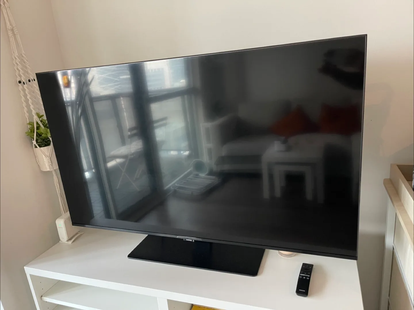 Samsung 50” Smart TV 4K Ultra HD HDR QLED thumbnail