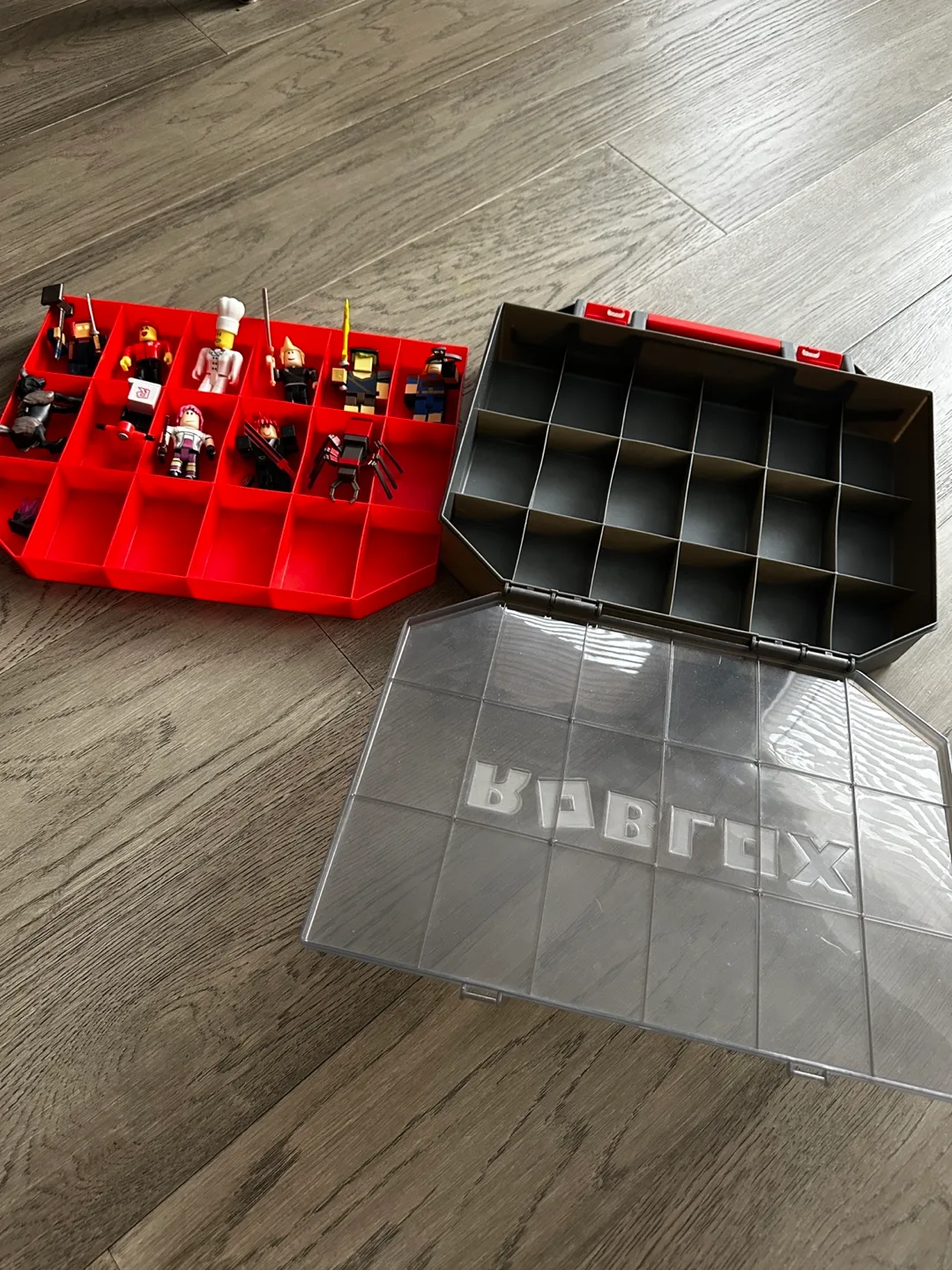 Roblox Action Figures with Carrying Case image indicator(2)