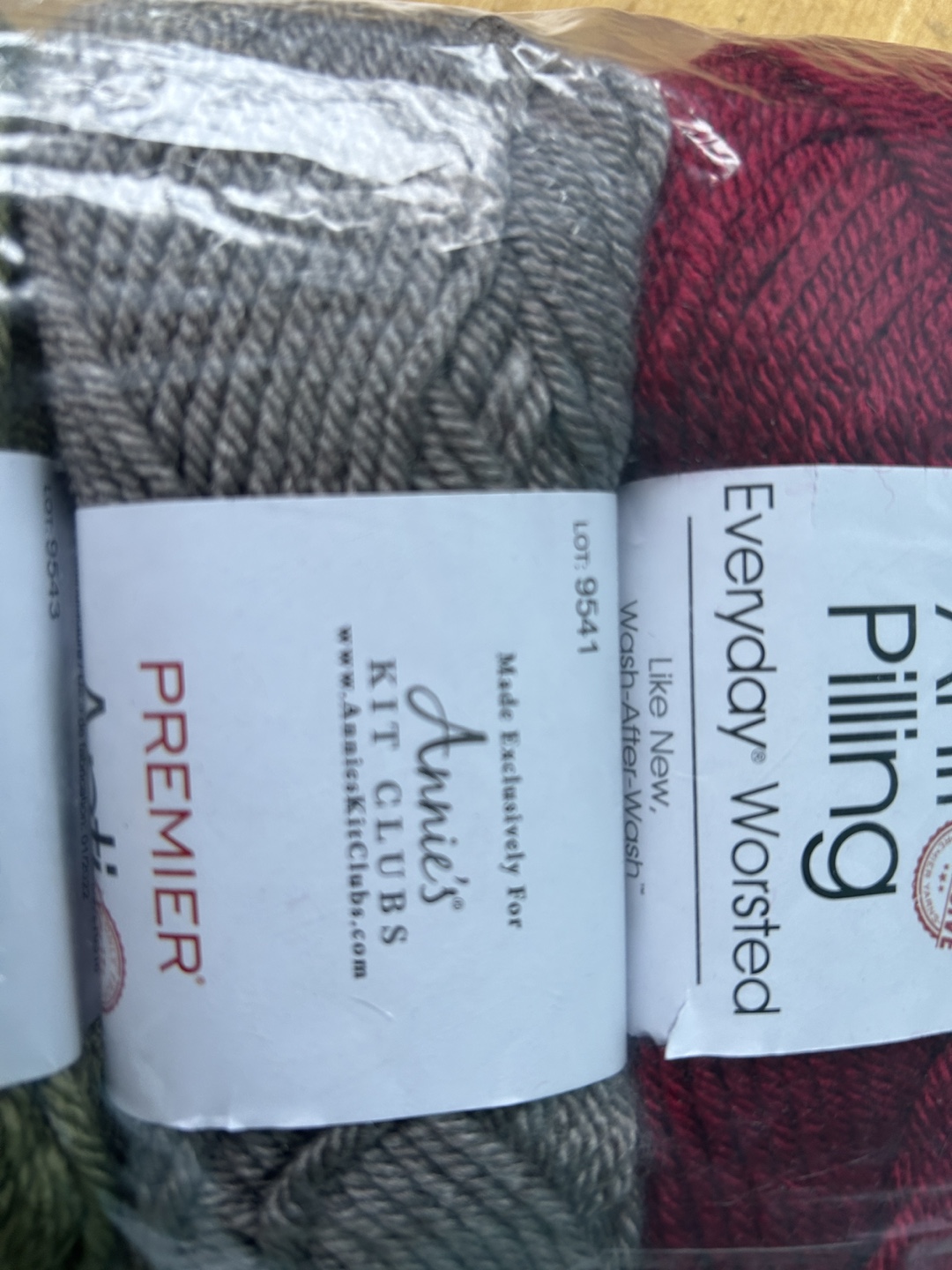New Premier Anti Pilling Worsted Yarn 100% acrylic - photo 4