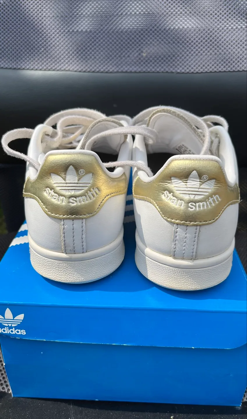 Adidas Women’s Size 6.5 Stan Smith Sneakers - GUC image indicator(5)