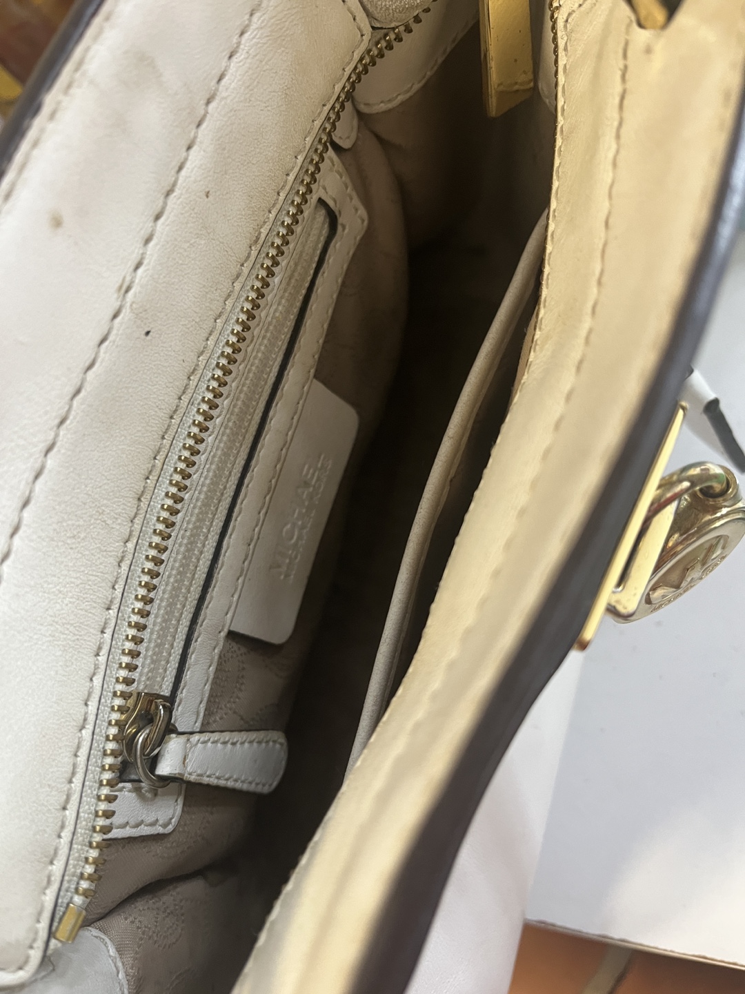 Michael Kors White Leather Handbag - photo 3