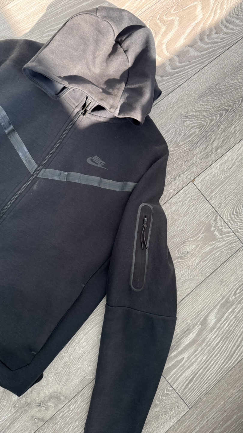 Nike Tech Fleece Hoodie - Black, Size Large - photo 2