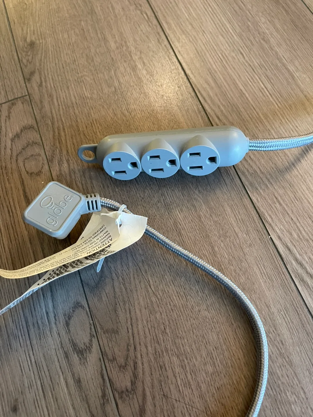 Globe Electric 3-Outlet Extension Cord thumbnail