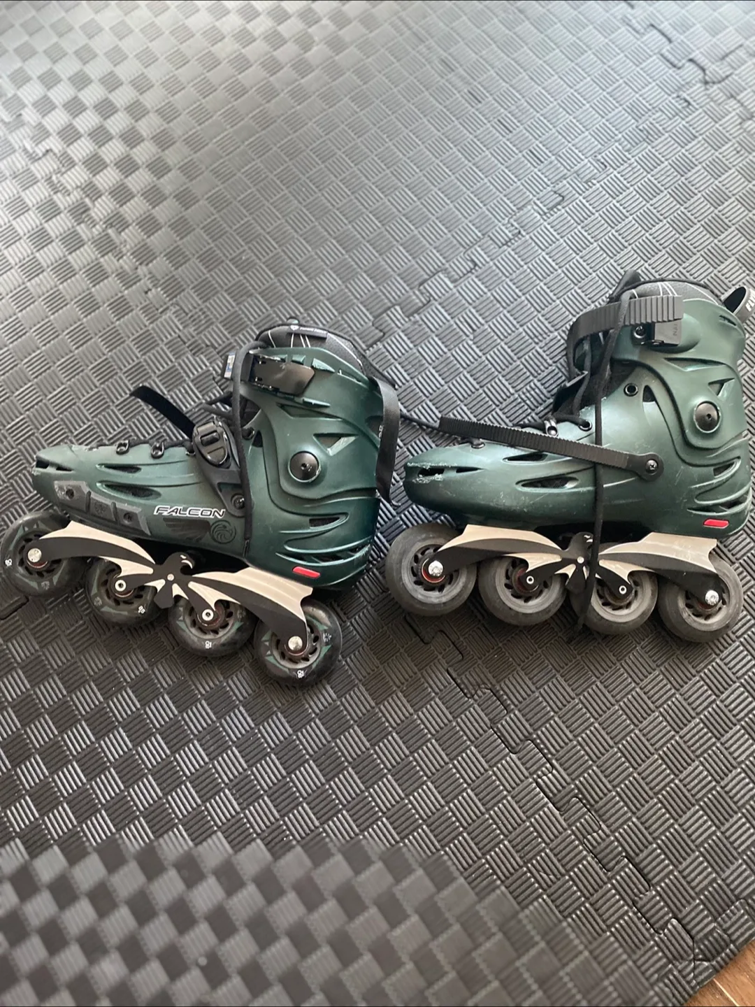 Falcon Inline Skates f6s size 43 with Pads and Helmet