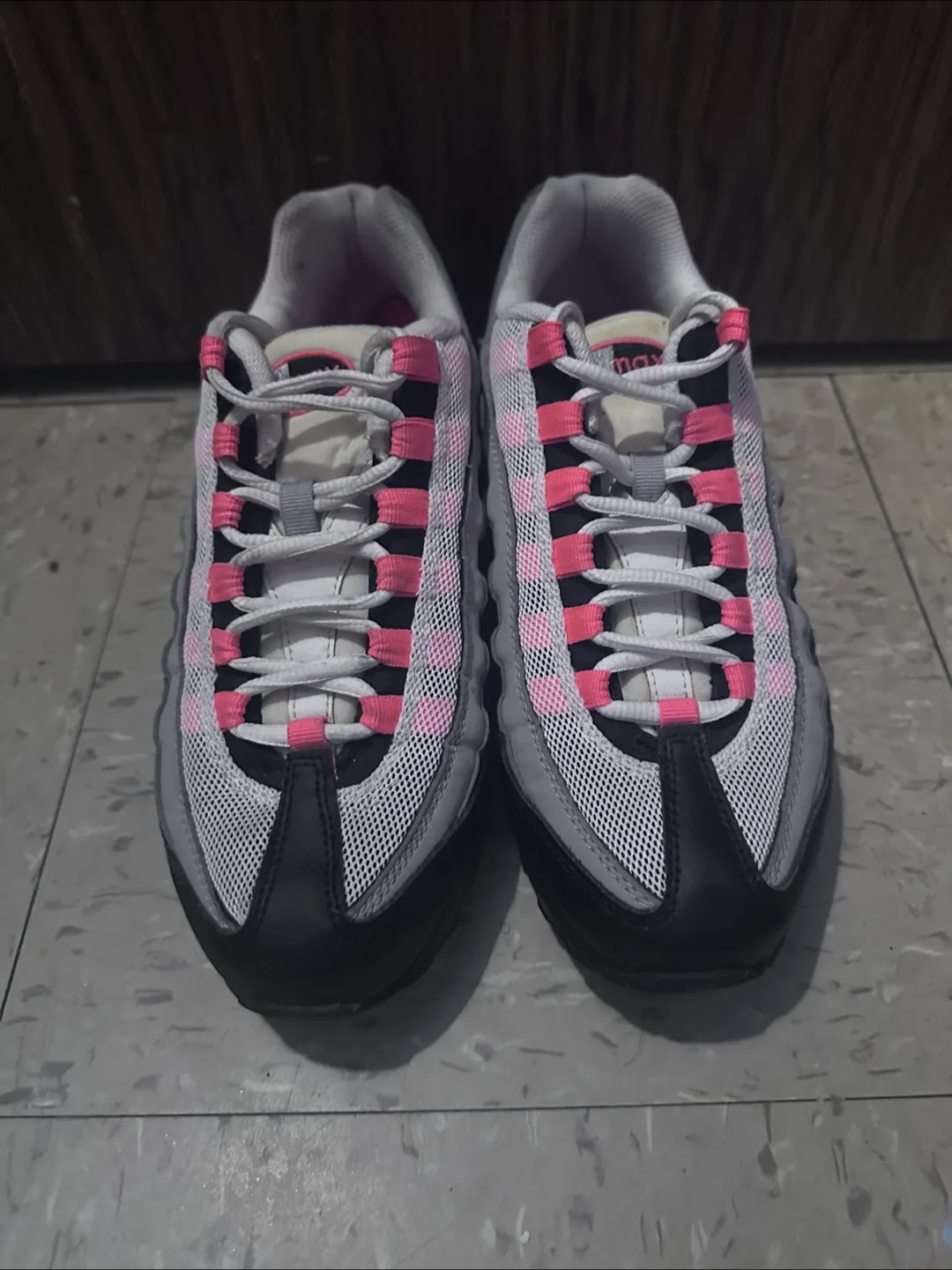 Nike Air Max 95 Pink/Gray Sneakers thumbnail
