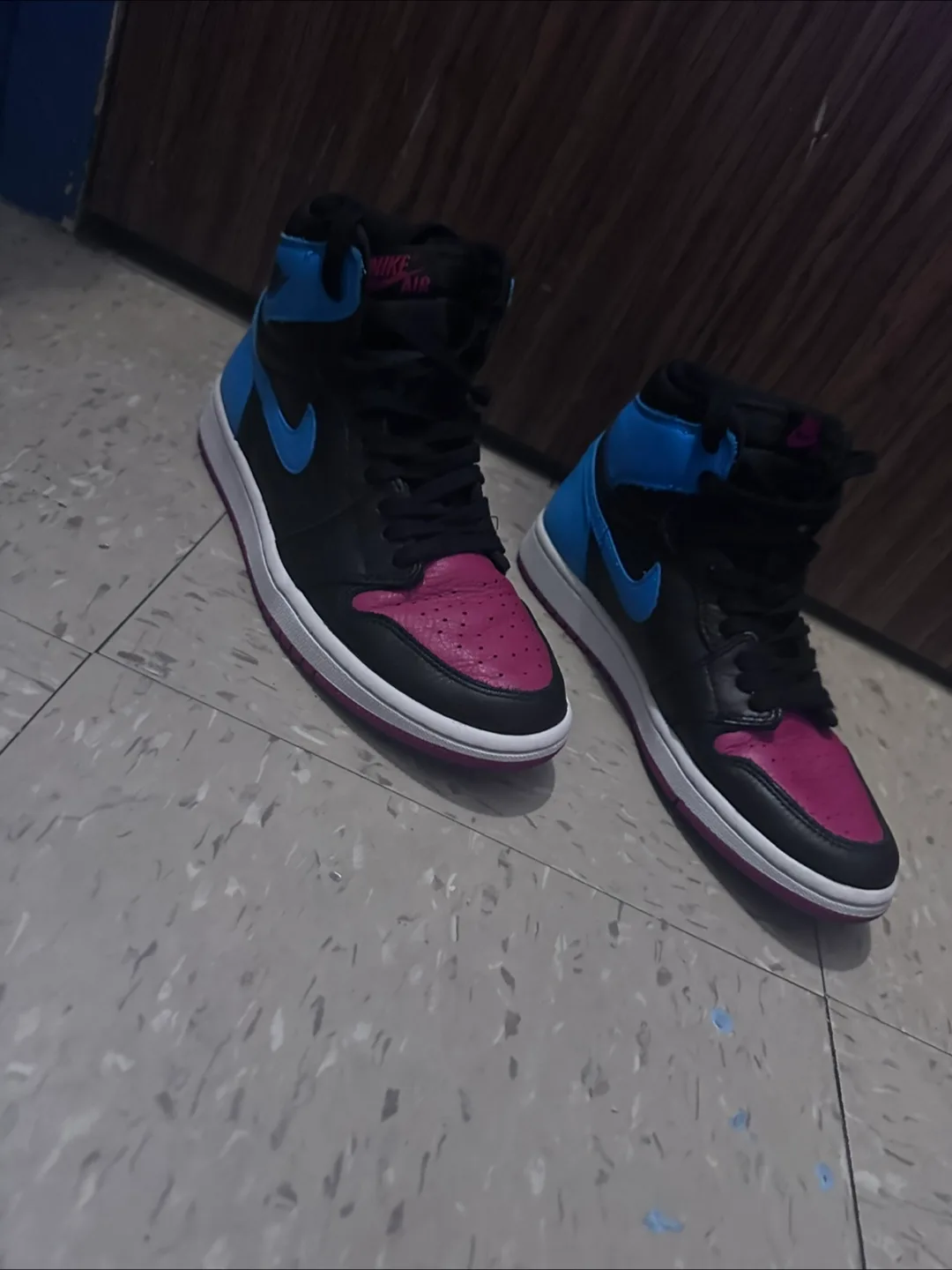 Nike Air Jordan 1 High thumbnail