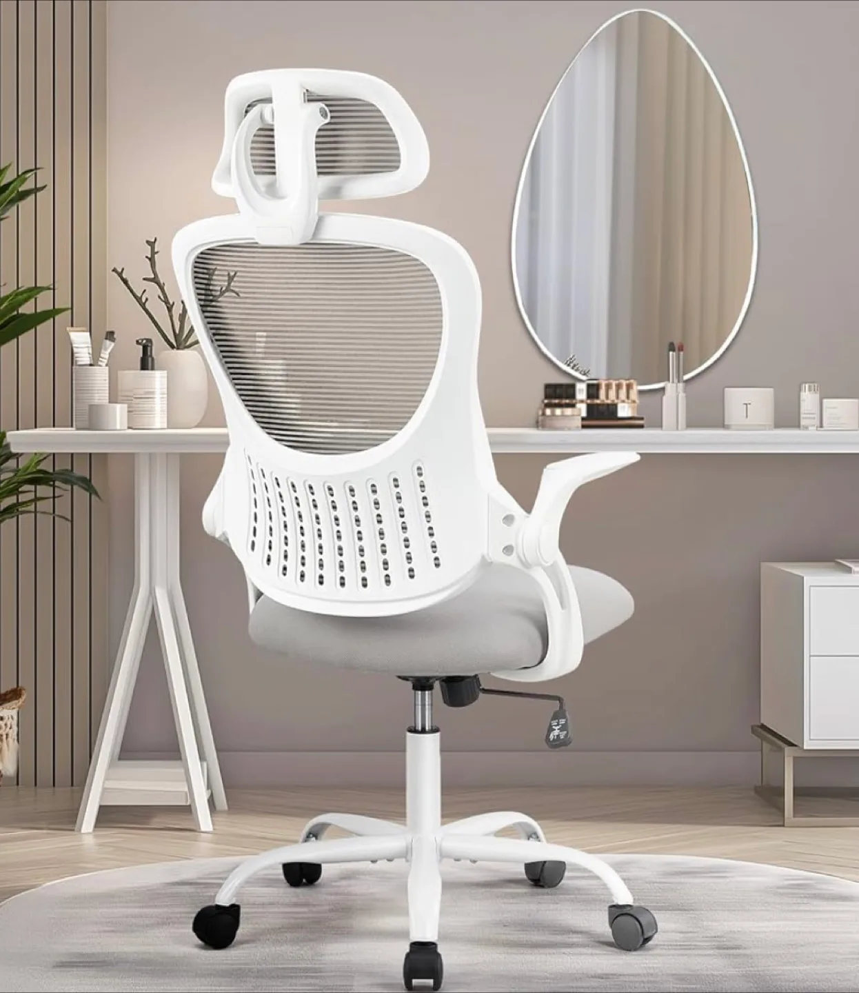 White Ergonomic Office Chair thumbnail