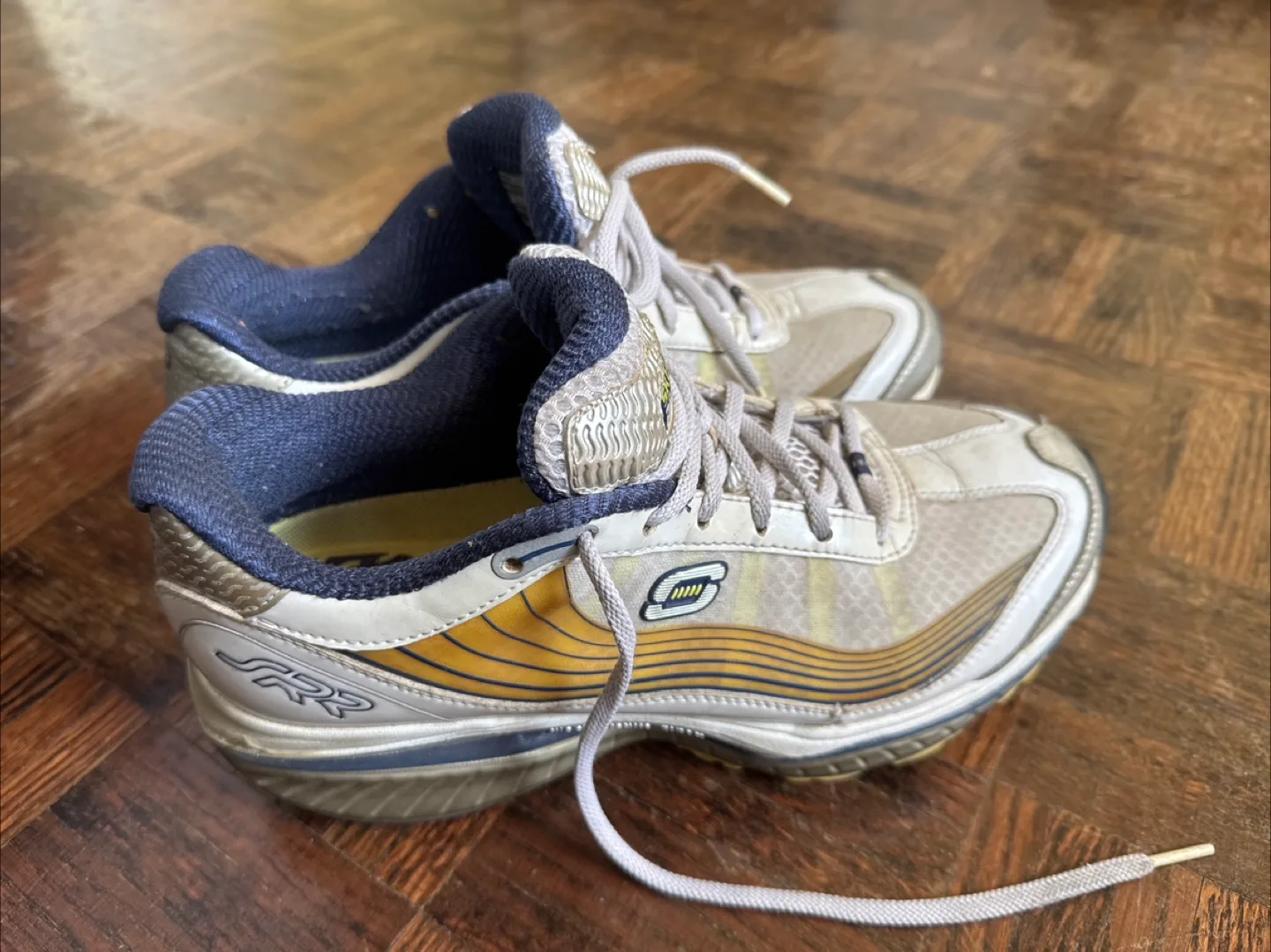 Puma & Sketchers (2 running shoes) image indicator(3)