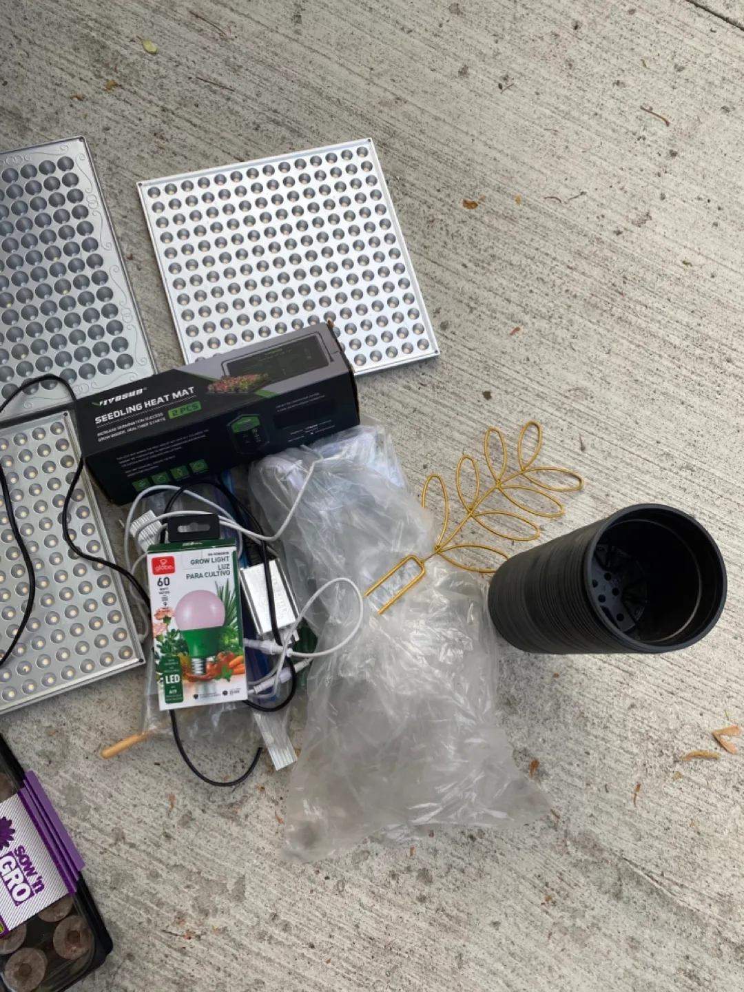 Hydro Grow Seedling Heat Mat & Grow Lights image indicator(2)