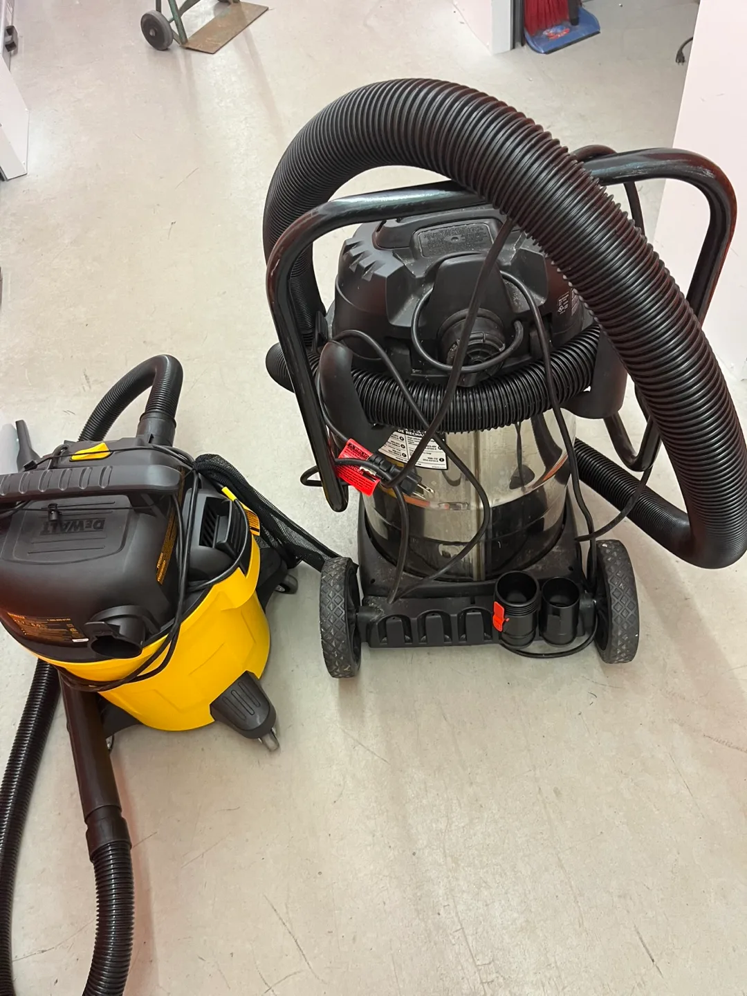 Shop-Vac & DeWalt Wet/Dry Vacuums image indicator(2)