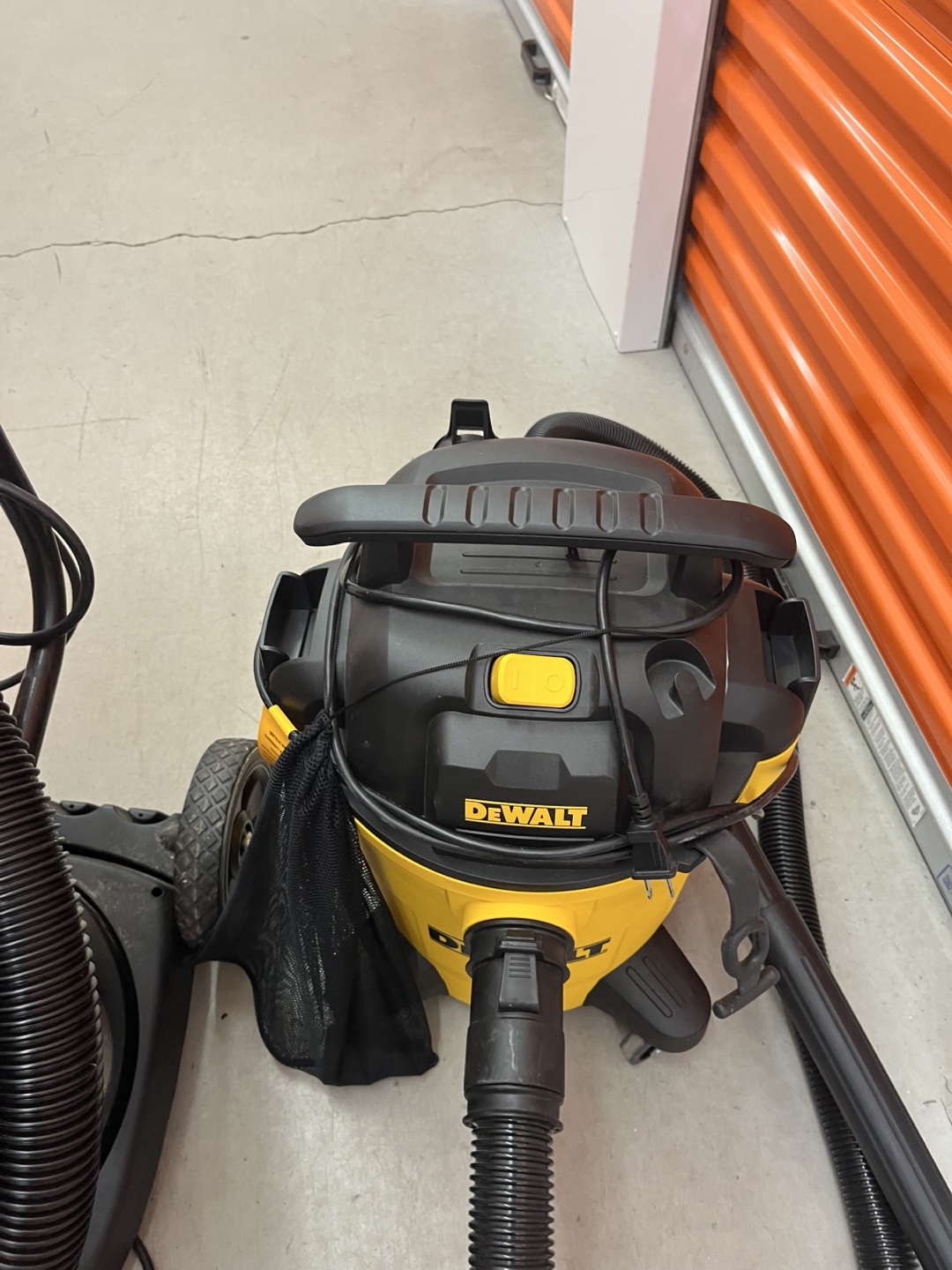 Shop-Vac & DeWalt Wet/Dry Vacuums - photo 4