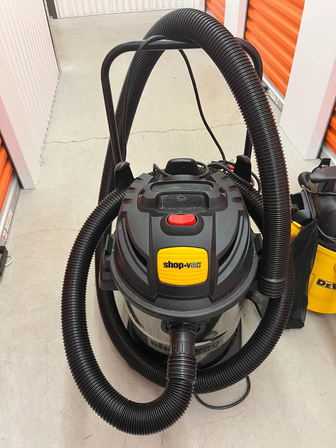 Shop-Vac & DeWalt Wet/Dry Vacuums image indicator(8)