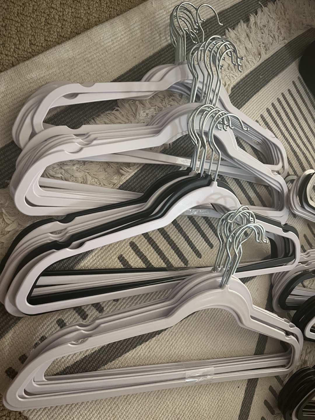 Clothes Hangers - White & Black(80 piece) - photo 2