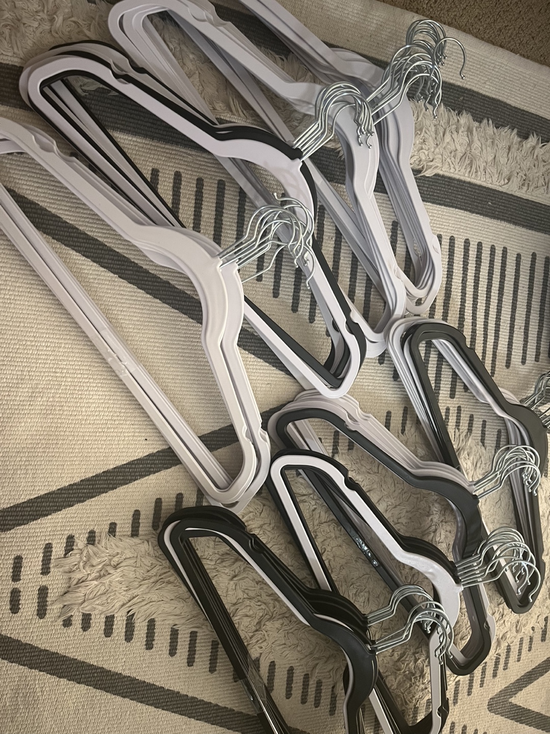 Clothes Hangers - White & Black(80 piece) - photo 3